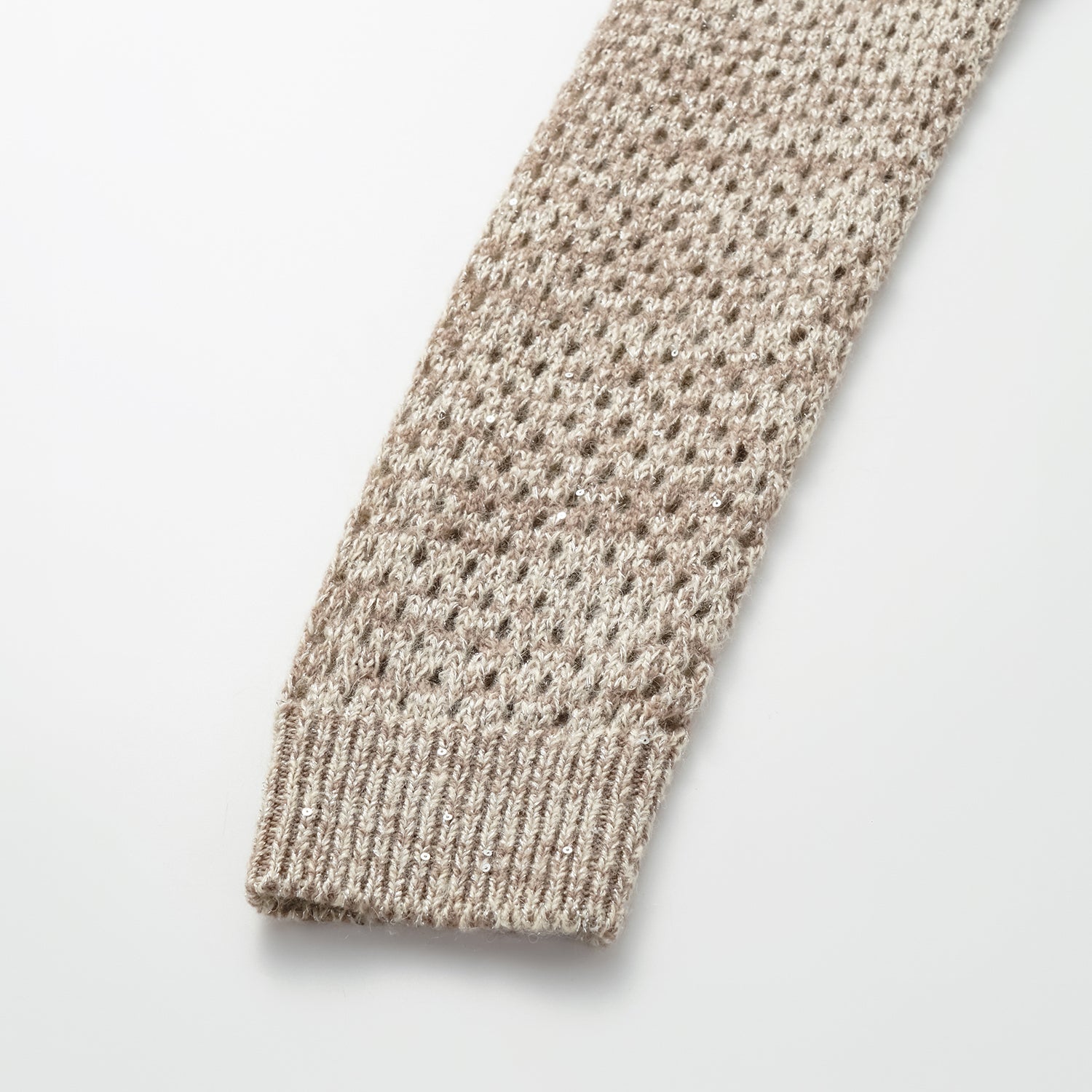 "Chelsea Citywalk." 100% Cashmere 亮片蕾絲編織工藝針織開衫—Almond Cappuccino