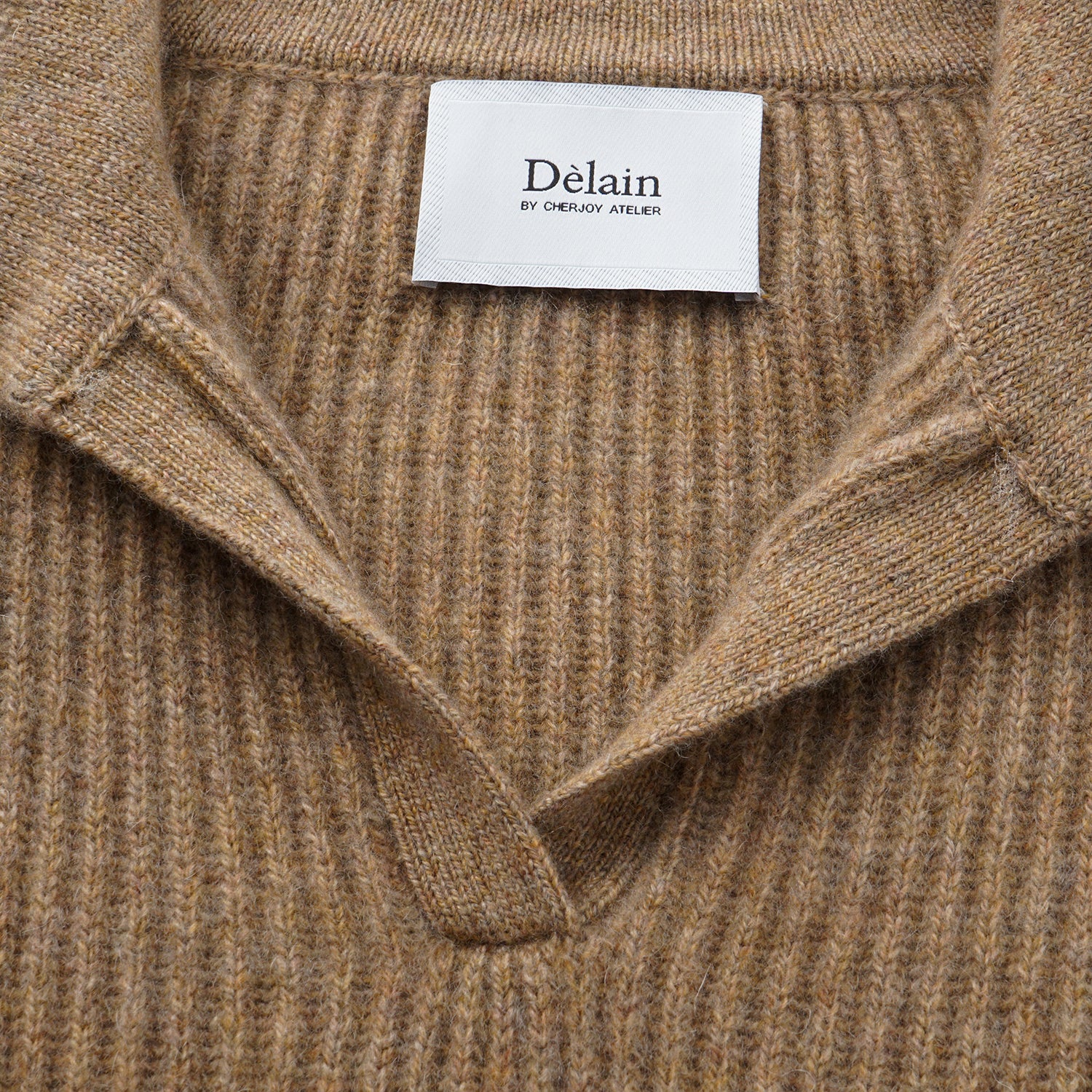 "Winter Diary" 100% Cashmere 粗針大翻領上衣（Yarn by Loro Piana)—Honey Suede蜜杏麂皮