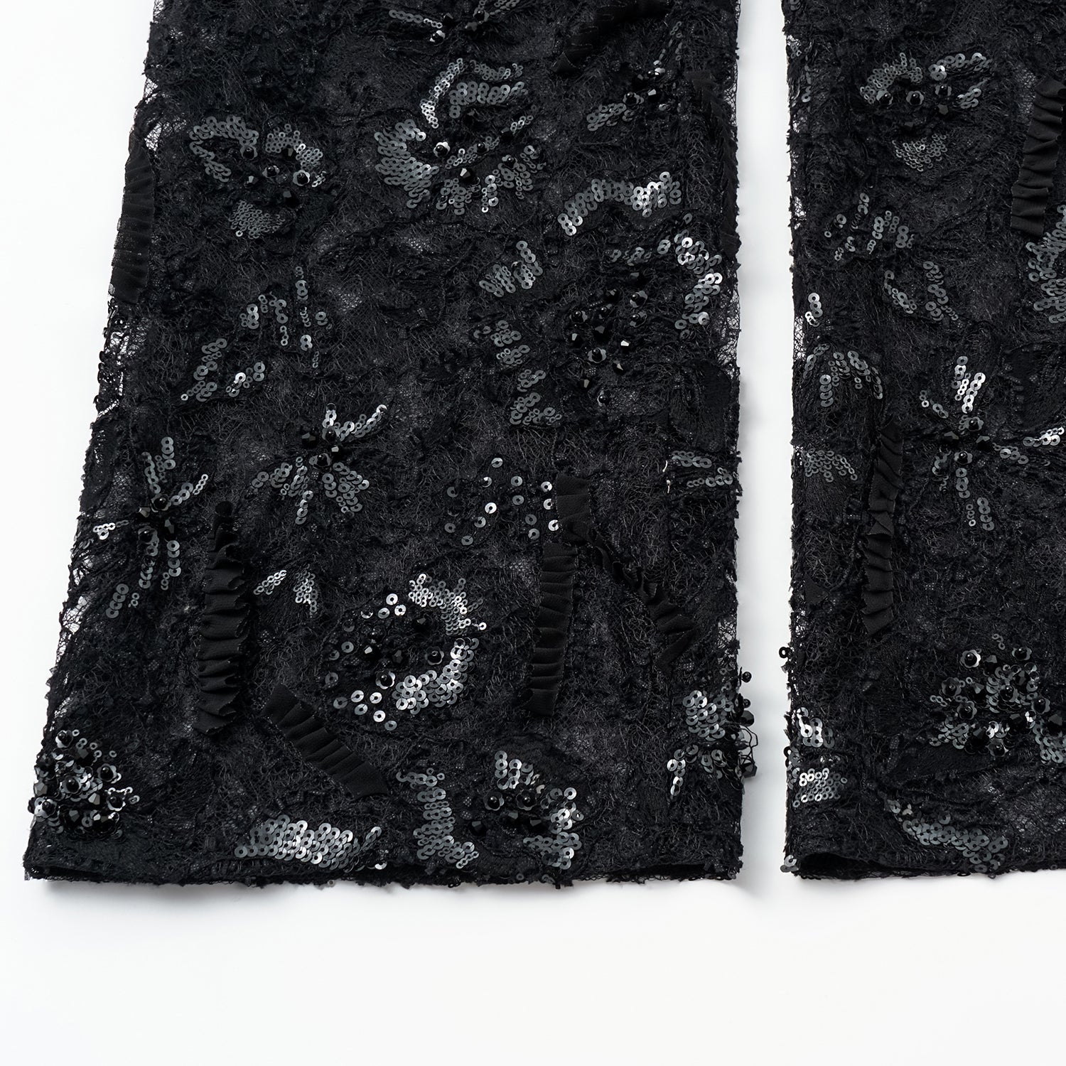 "Weekend at Monaco." 奢華畫藝珠繡蕾絲長褲—Nuit Parfumée 暗香