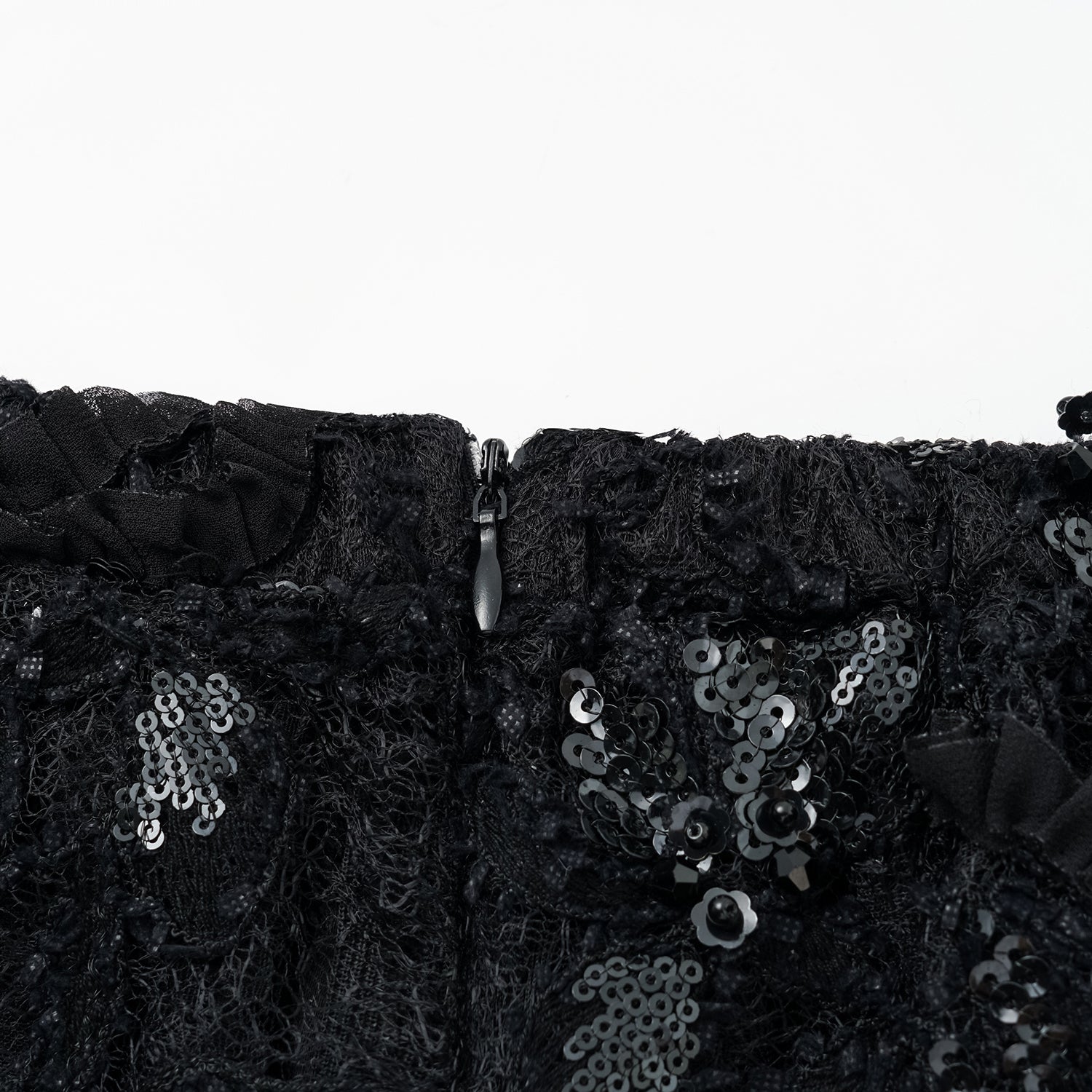 "Weekend at Monaco." 奢華畫藝珠繡蕾絲長褲—Nuit Parfumée 暗香