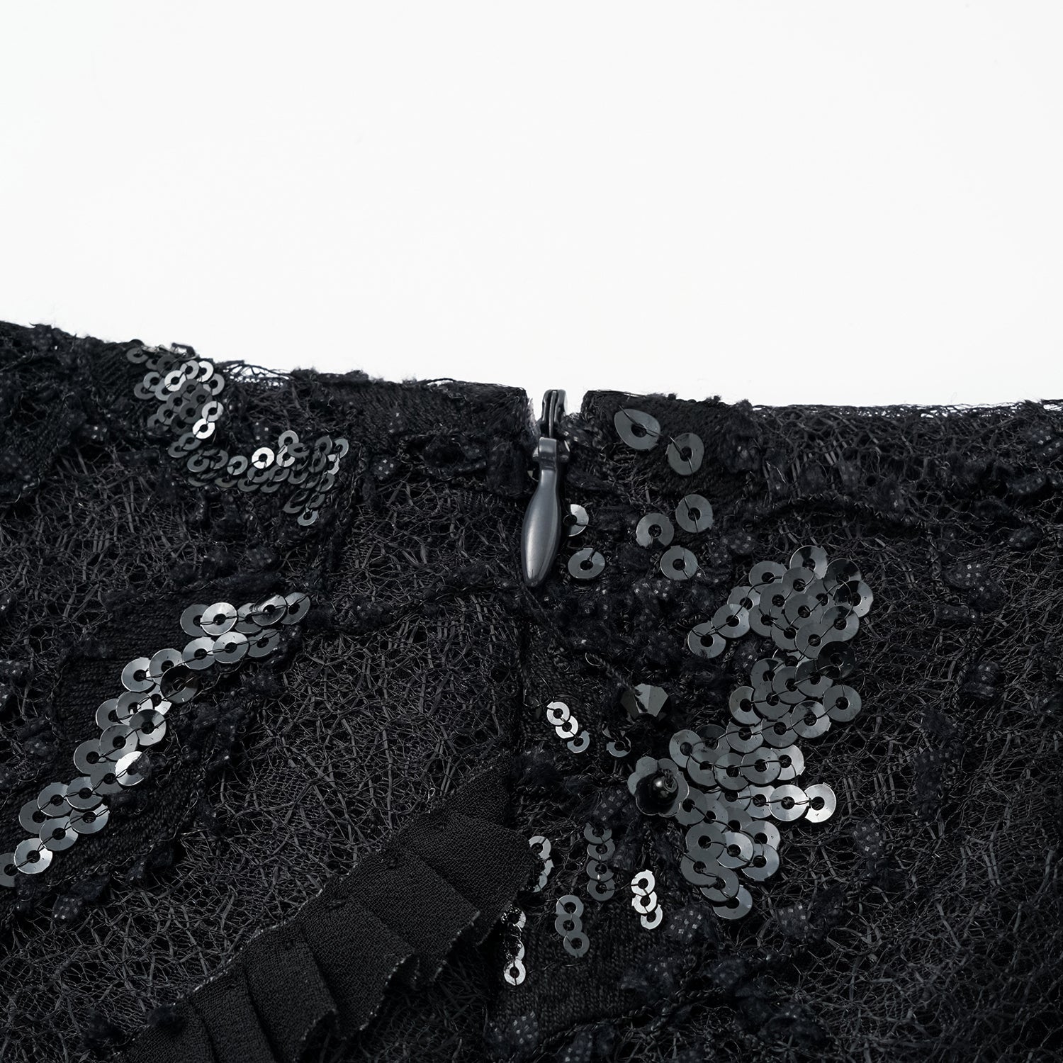 "Weekend at Monaco." 奢華畫藝珠繡蕾絲短褲—Nuit Parfumée 暗香