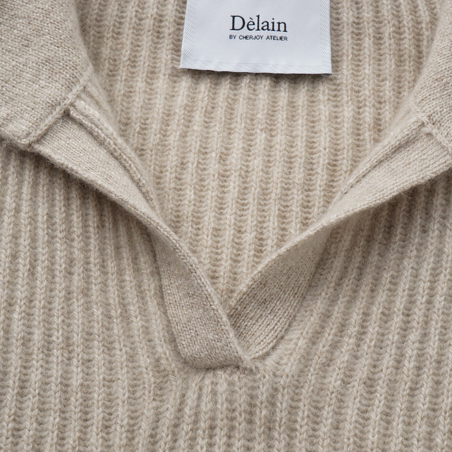 "Winter Diary" 100% Cashmere 粗針大翻領上衣（Yarn by Loro Piana)—Oat Mist雲絮燕麥