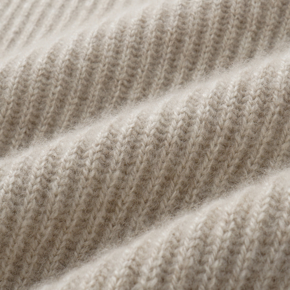 "Winter Diary" 100% Cashmere 粗針大翻領上衣（Yarn by Loro Piana)—Oat Mist雲絮燕麥