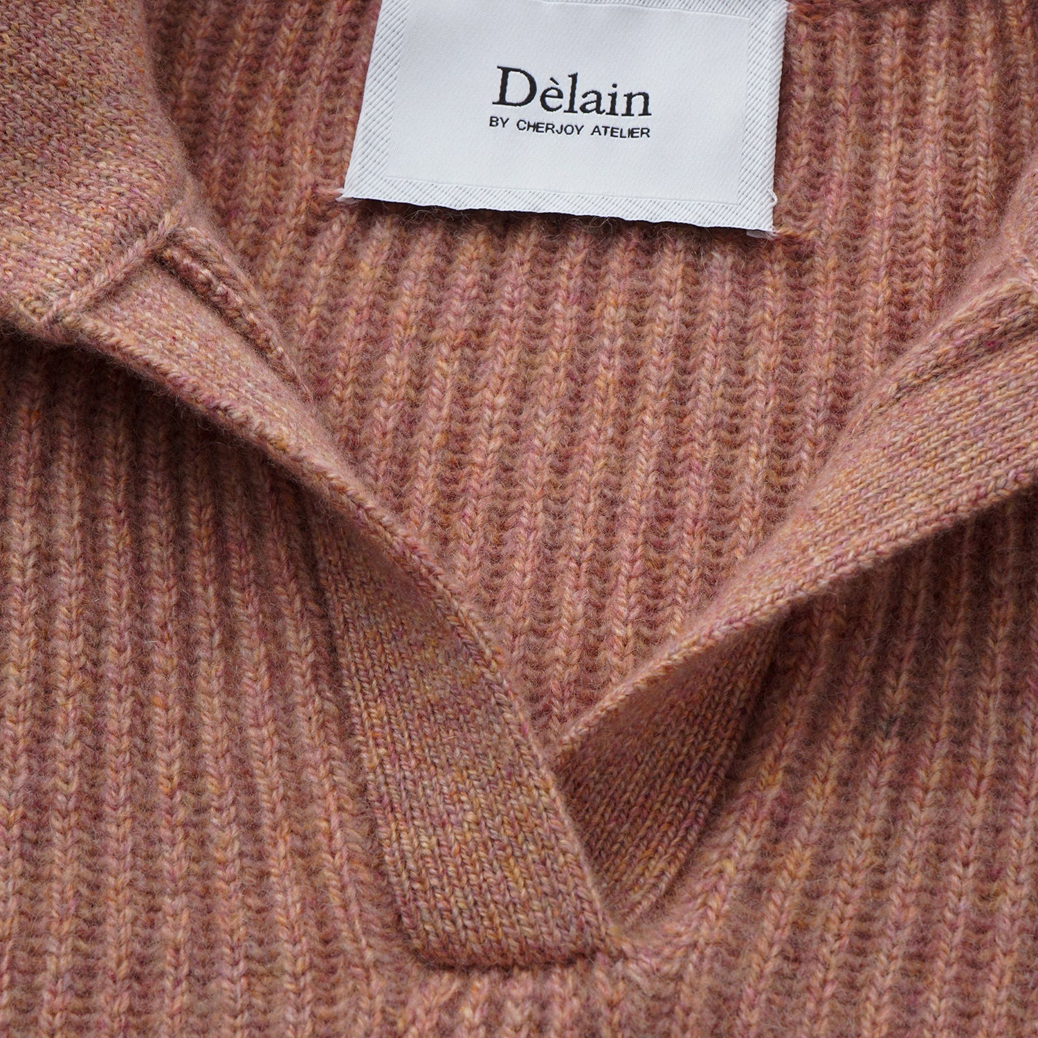 "Winter Diary" 100% Cashmere 粗針大翻領上衣（Yarn by Loro Piana)—Rosewood Blush絨粉玫瑰