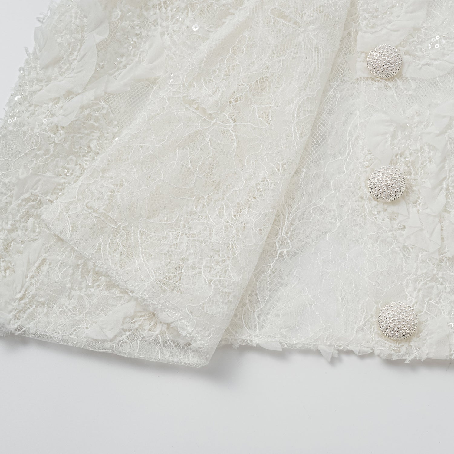 "Weekend at Monaco."奢華畫藝珠繡蕾絲狩獵背心—Lucent Haze浮光