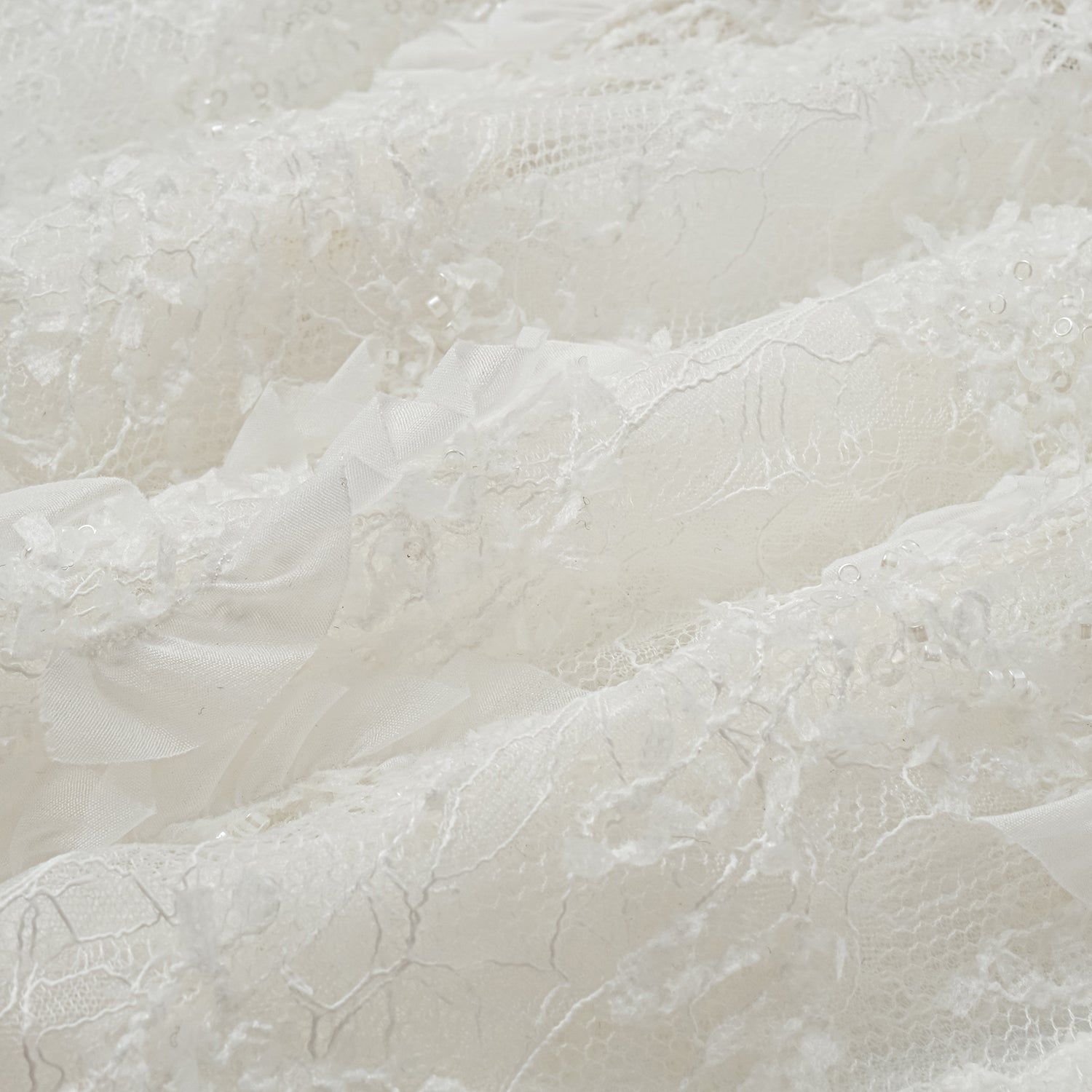 "Weekend at Monaco."奢華畫藝珠繡蕾絲狩獵背心—Lucent Haze浮光