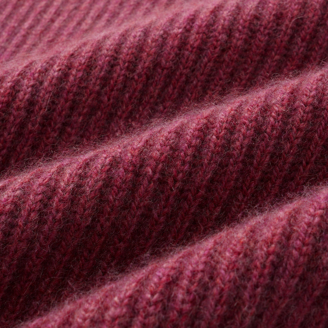 "Winter Diary" 100% Cashmere 粗針大翻領上衣（Yarn by Loro Piana)—Cranberry Wine醺紅莓酒