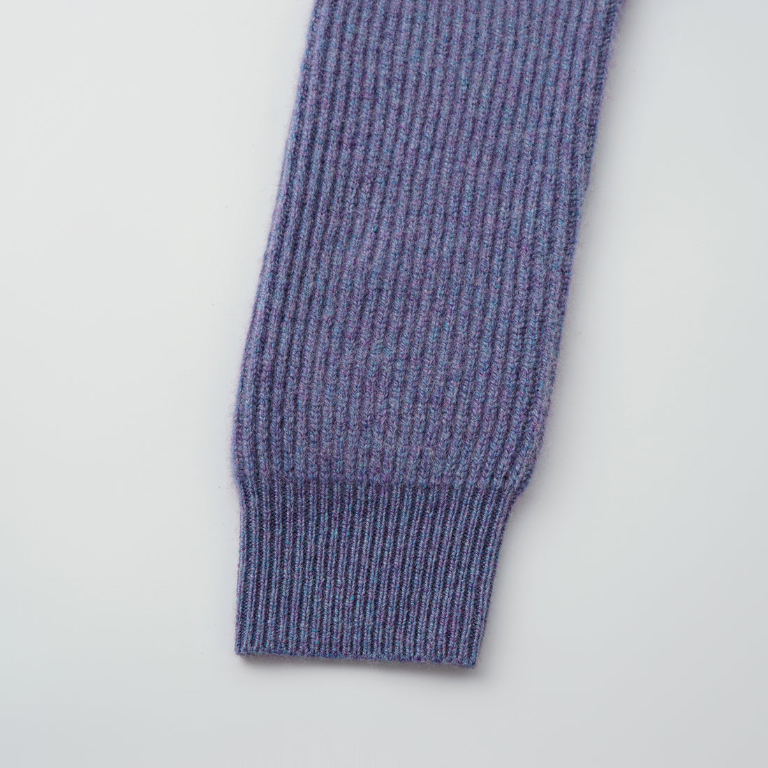 "Winter Diary" 100% Cashmere 粗針大翻領上衣（Yarn by Loro Piana)—Midnight Iris鳶尾暮藍