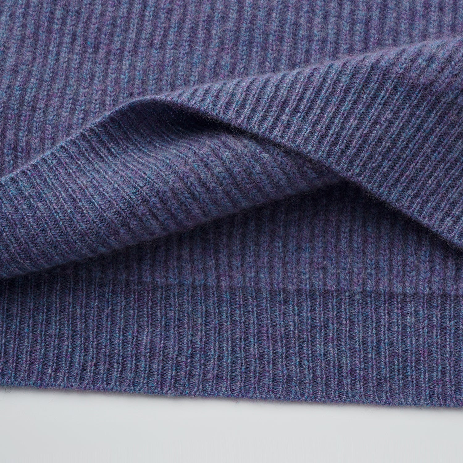 "Winter Diary" 100% Cashmere 粗針大翻領上衣（Yarn by Loro Piana)—Midnight Iris鳶尾暮藍