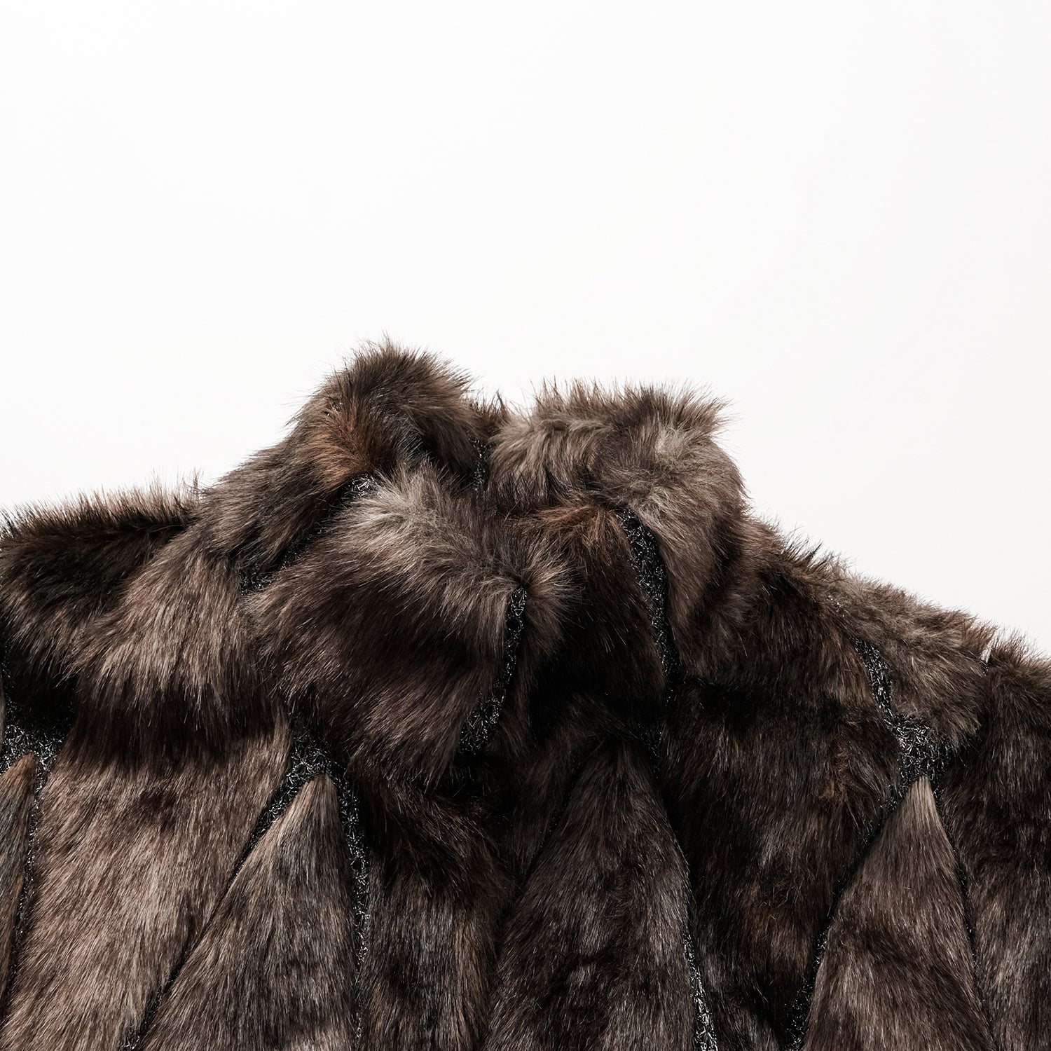 義大利製蕾絲拼接工藝環保皮草馬甲-短 — 滿天星