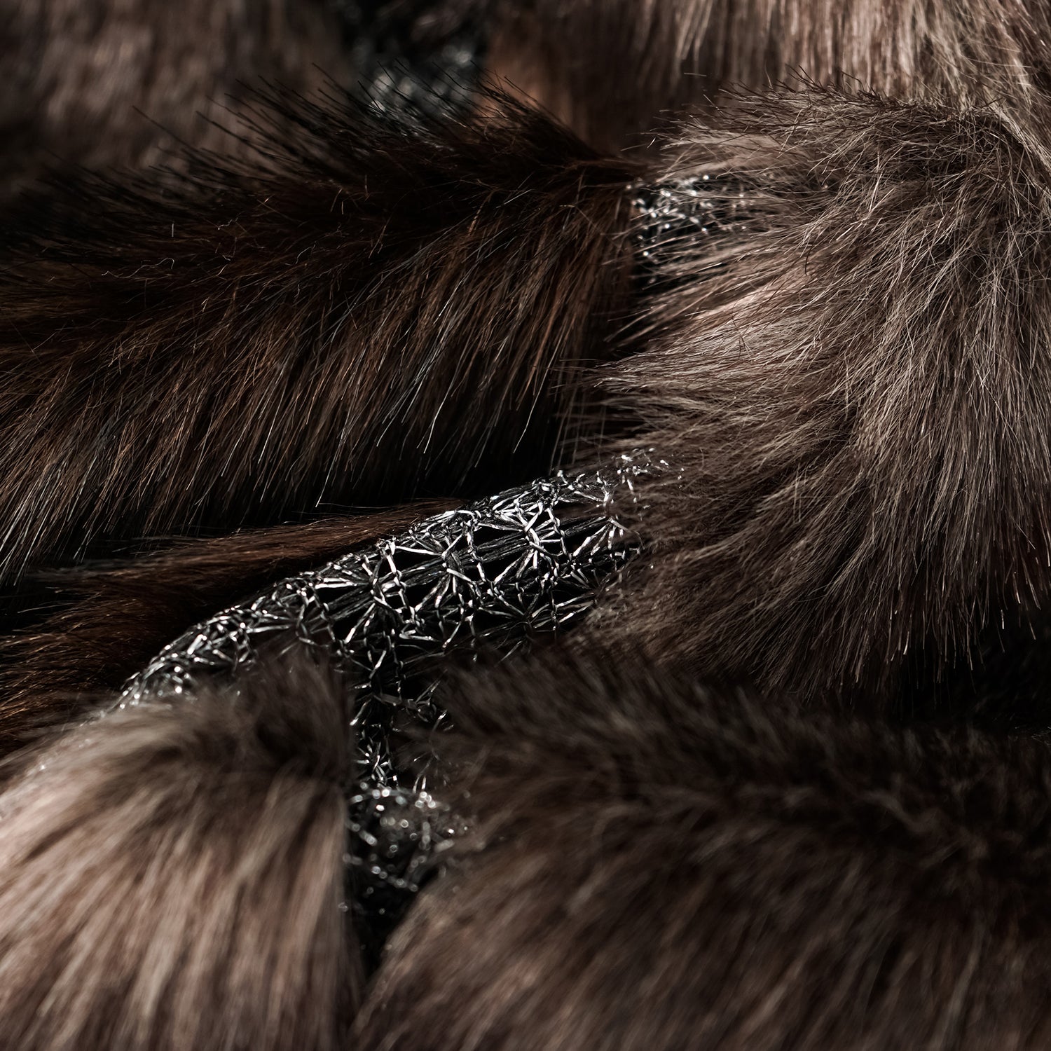 義大利製蕾絲拼接工藝環保皮草馬甲-短 — 滿天星