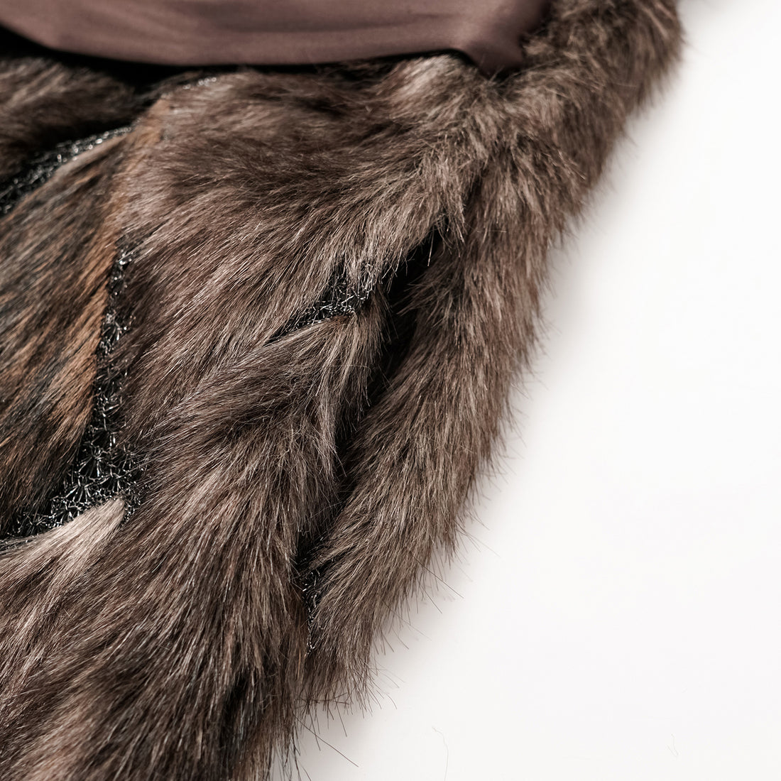 義大利製蕾絲拼接工藝環保皮草馬甲-長 — 滿天星