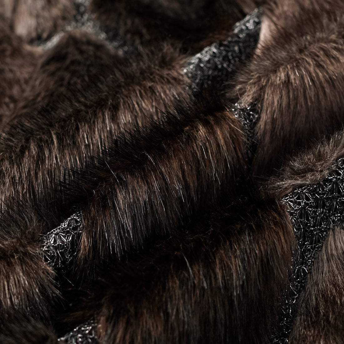 義大利製蕾絲拼接工藝環保皮草馬甲-長 — 滿天星