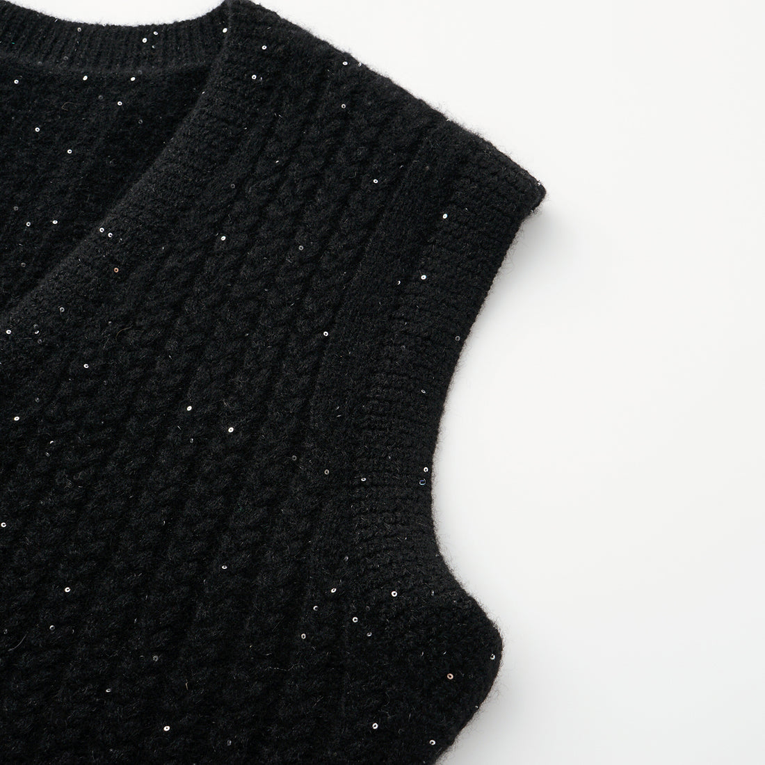 “Autumn Diary” 100% Cashmere 立體細麻花星點亮片針織背心—Eternal Night極夜峽灣