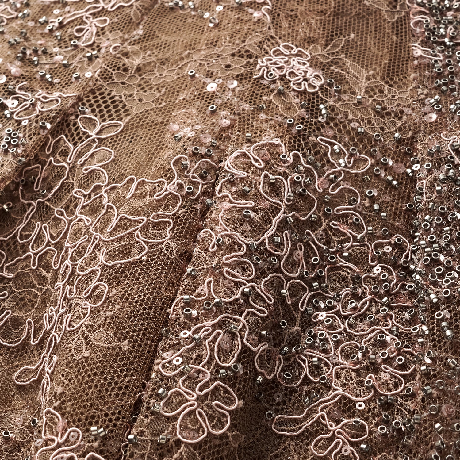 "Imperial Gala" 奢華珠繡輕中式立體剪裁上衣—Rosewood Gleam