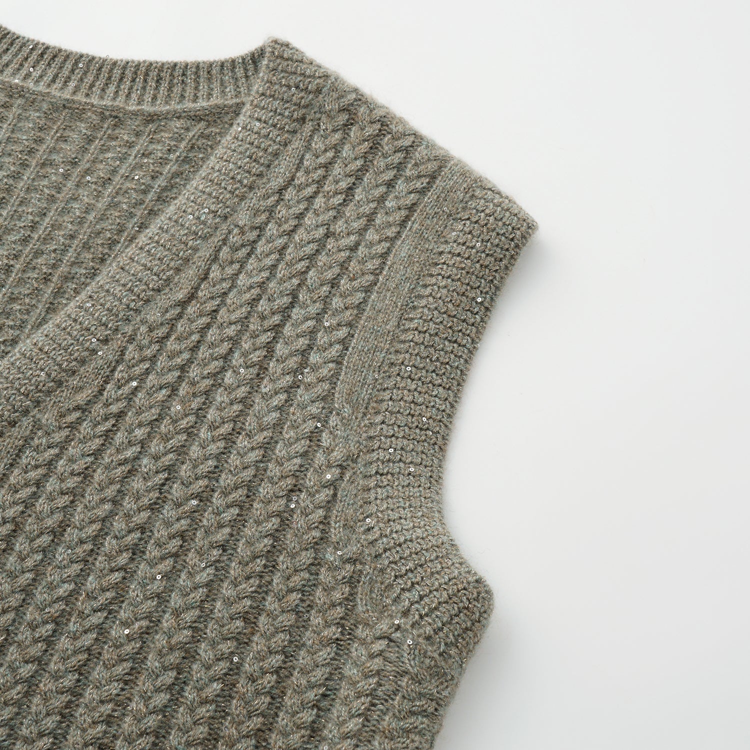 “Autumn Diary” 100% Cashmere 立體細麻花星點亮片針織背心—Silver Birch銀樺霧林