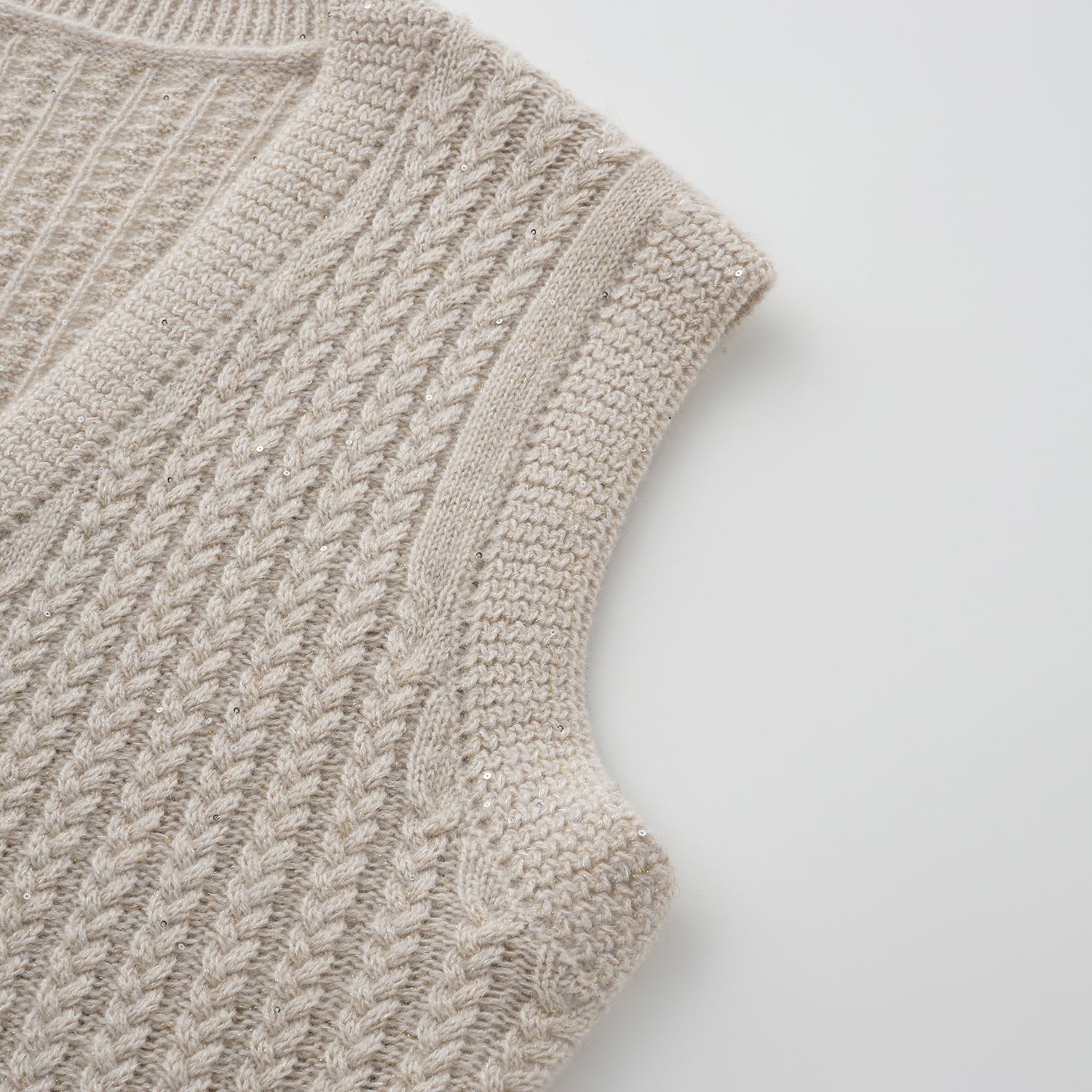 “Autumn Diary” 100% Cashmere 立體細麻花星點亮片針織背心—Nordic Dawn北境黎明