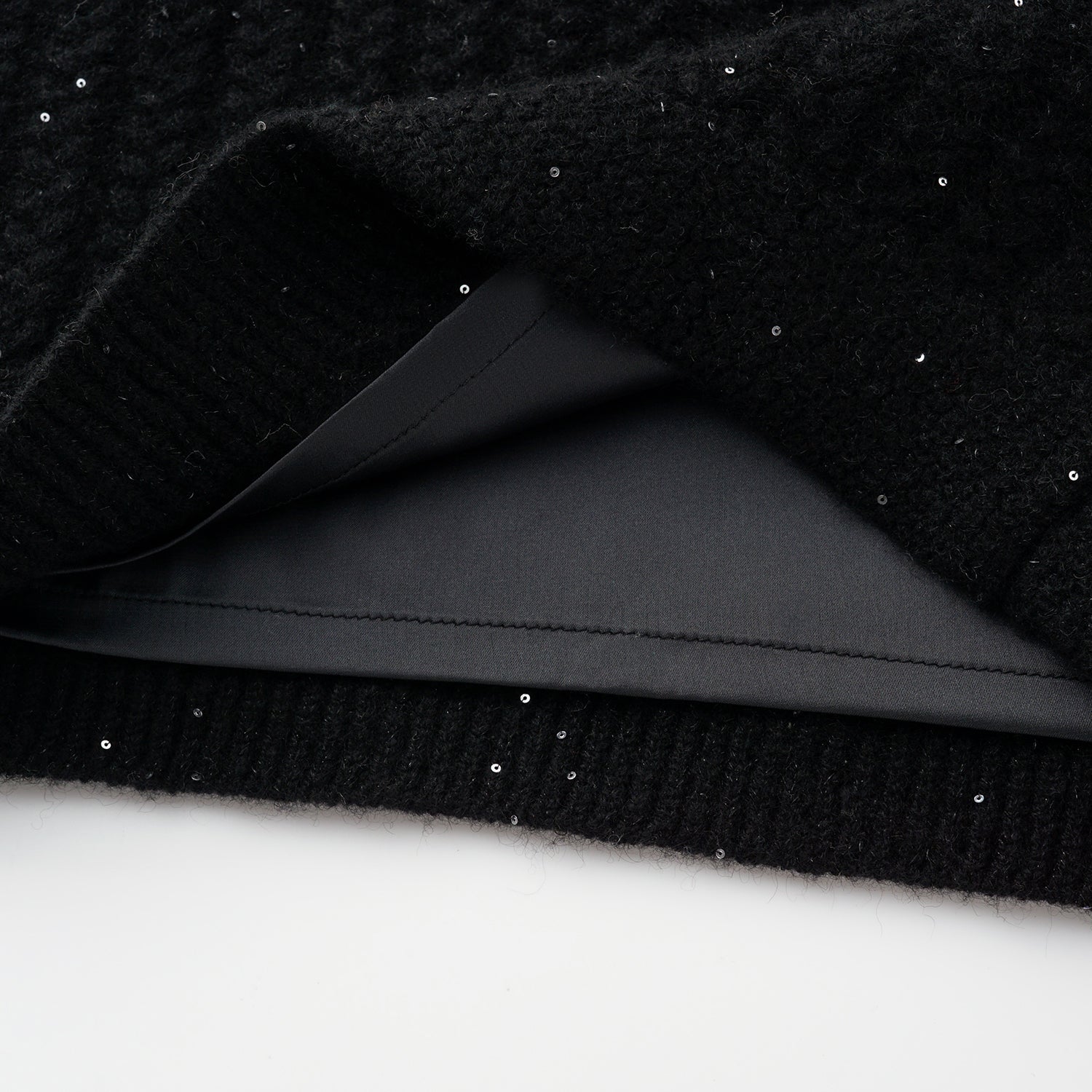 “Autumn Diary” 100% Cashmere 立體細麻花星點亮片針織短褲—Eternal Night極夜峽灣