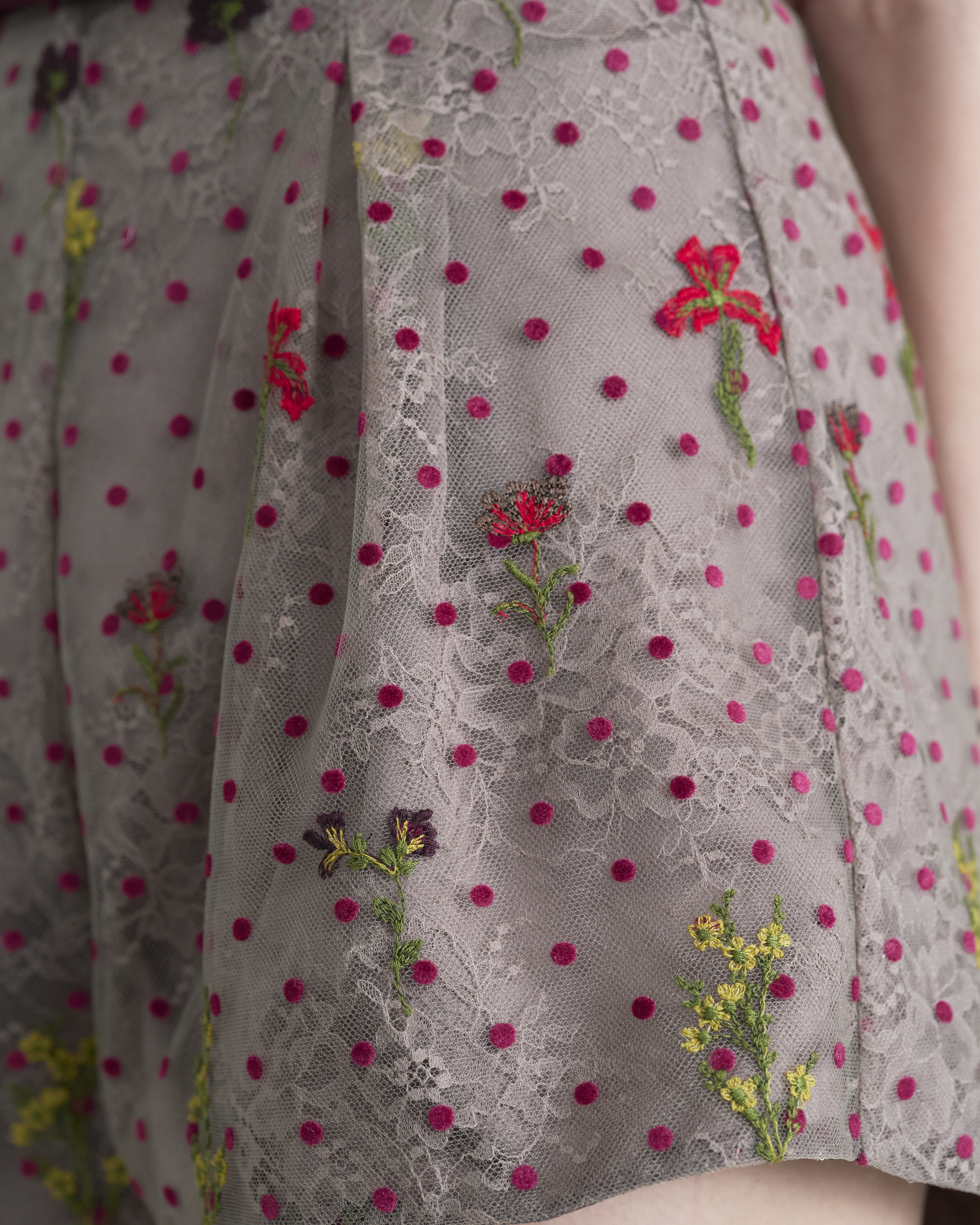 “Brunch at Ritz”法國絨點刺繡蕾絲短褲—Berry Soufflé 莓果舒芙蕾