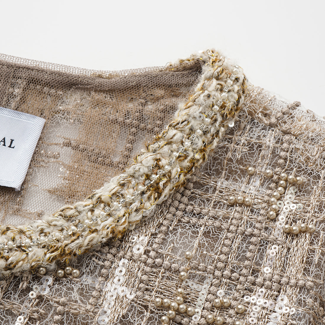 “Brunch at Ritz.” 奢華蕾絲畫藝珠繡外套—The Gilded Kiss克林姆之吻