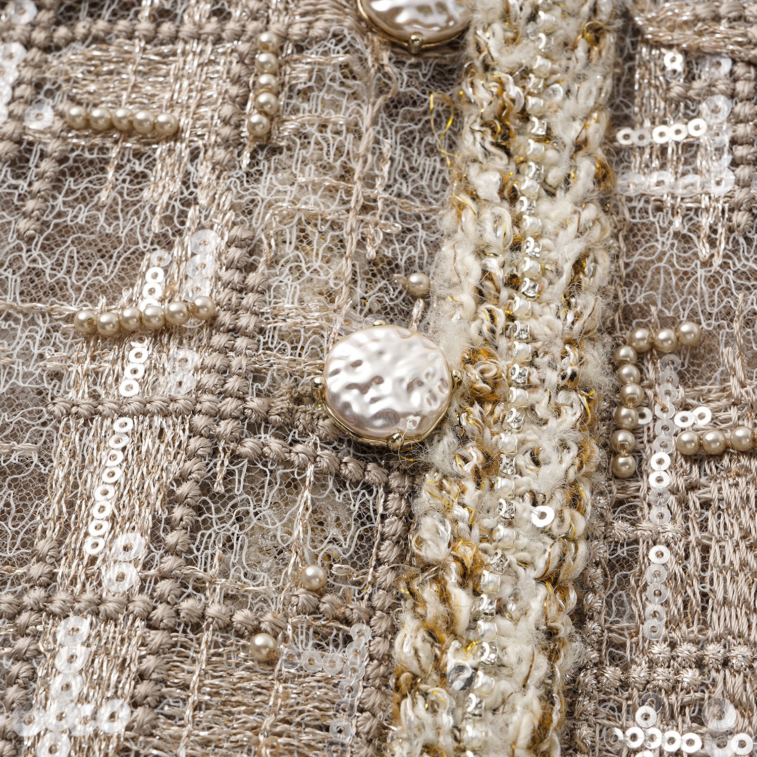 “Brunch at Ritz.” 奢華蕾絲畫藝珠繡外套—The Gilded Kiss克林姆之吻