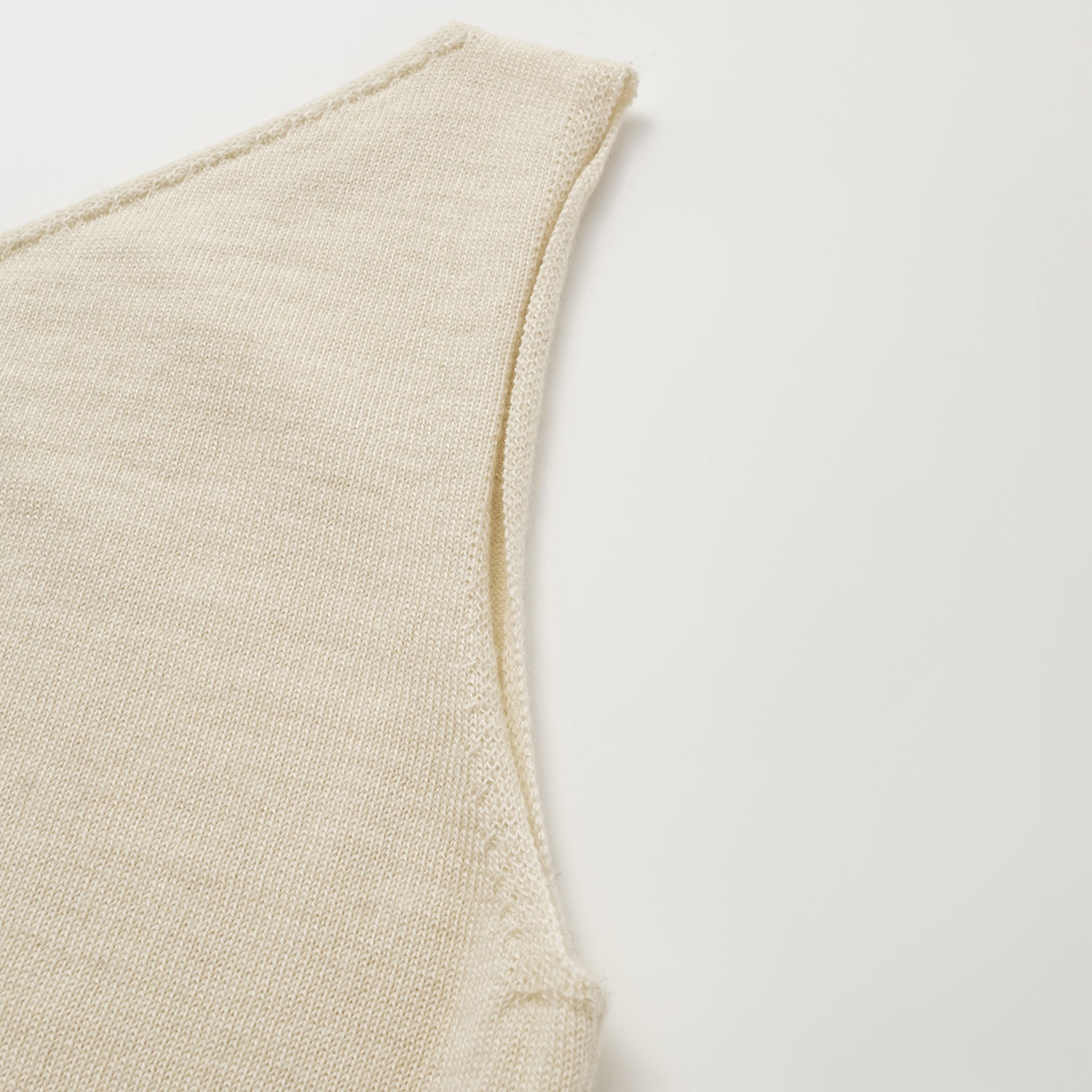 “Autumn Diary” 100%Cashmere 斜肩上衣—Milk