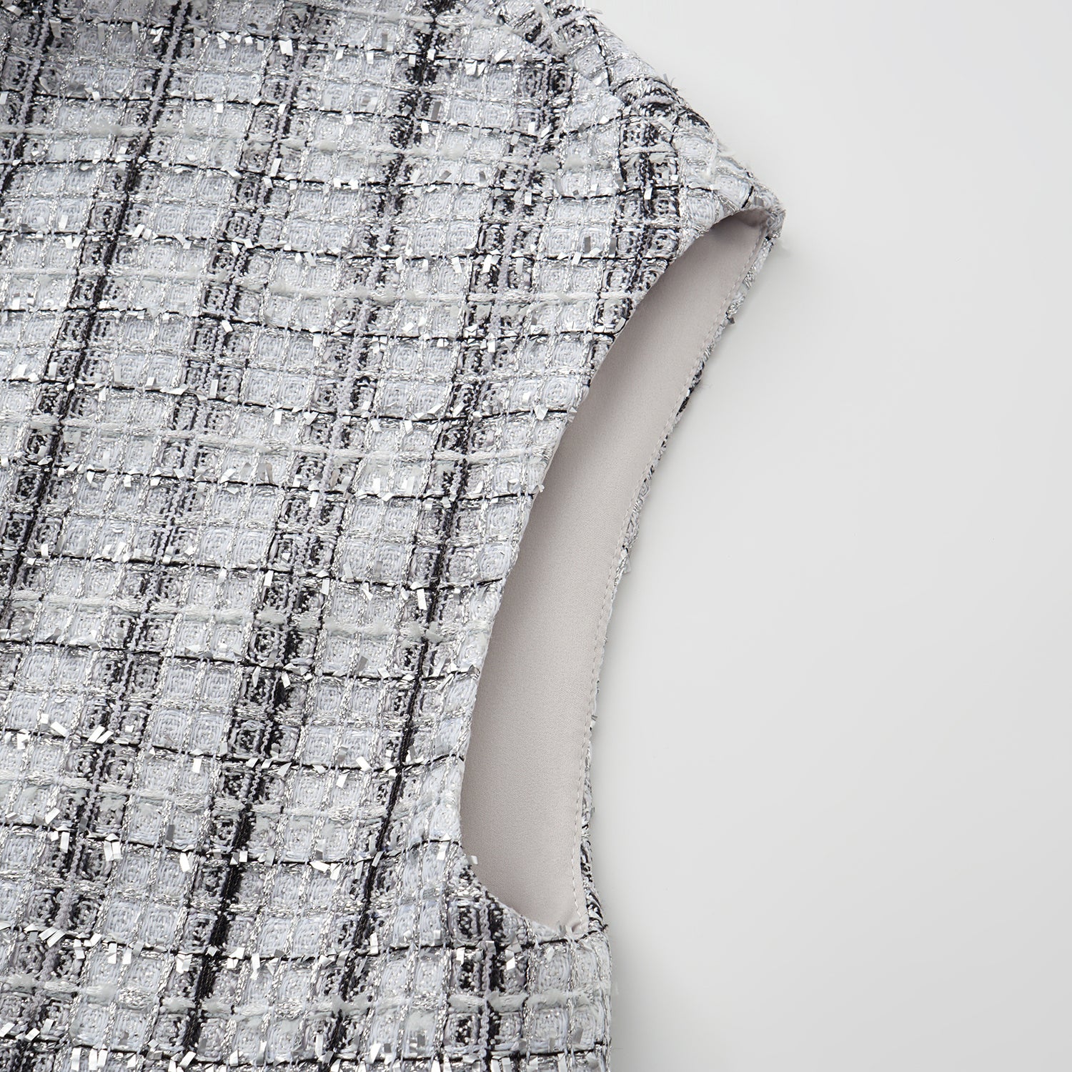 "Sloane Ave." 法國頂級銀燦工藝蕾絲花呢Oversized背心—Reflet Parisien巴黎倒影