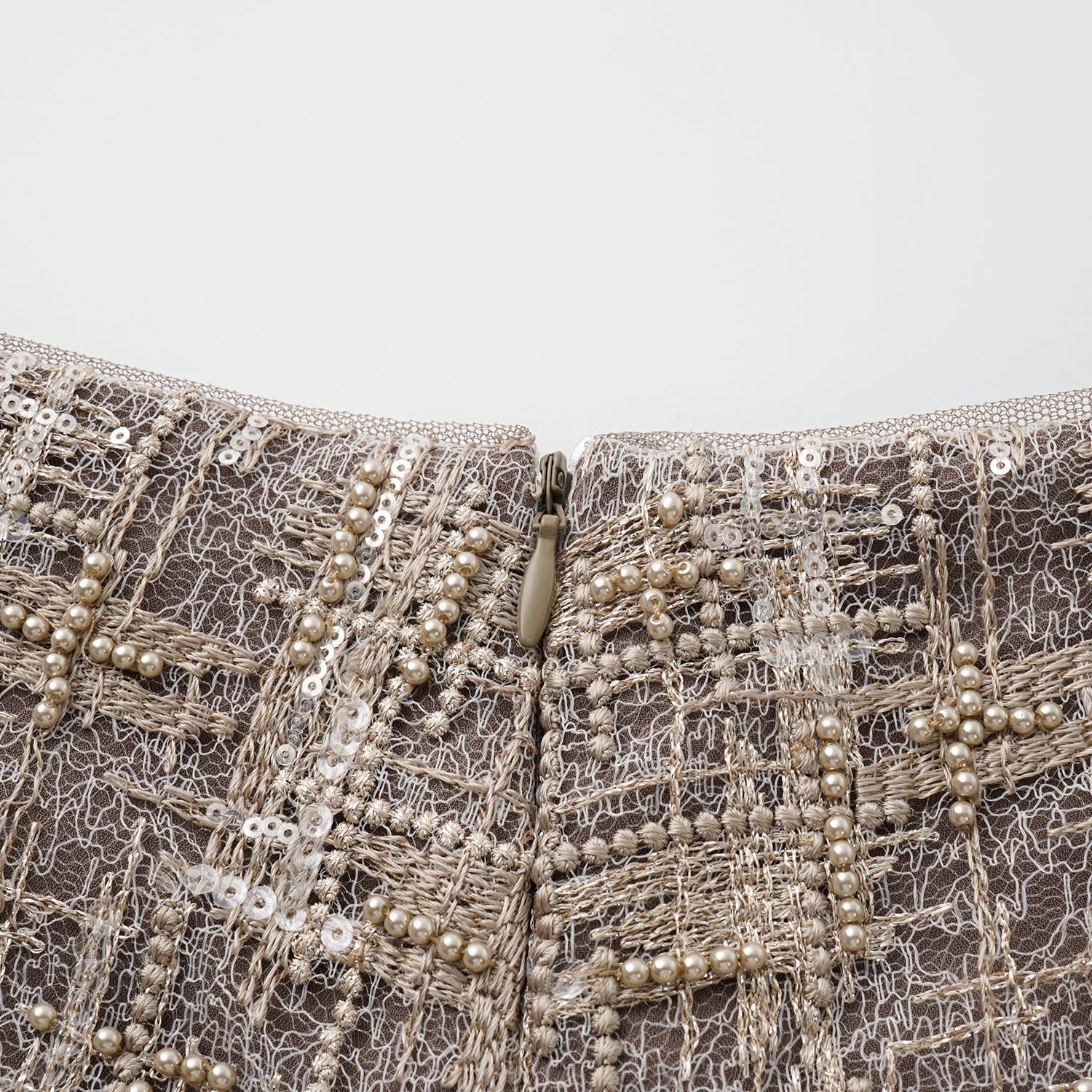 “Brunch at Ritz.” 奢華蕾絲畫藝珠繡短褲—The Gilded Kiss克林姆之吻