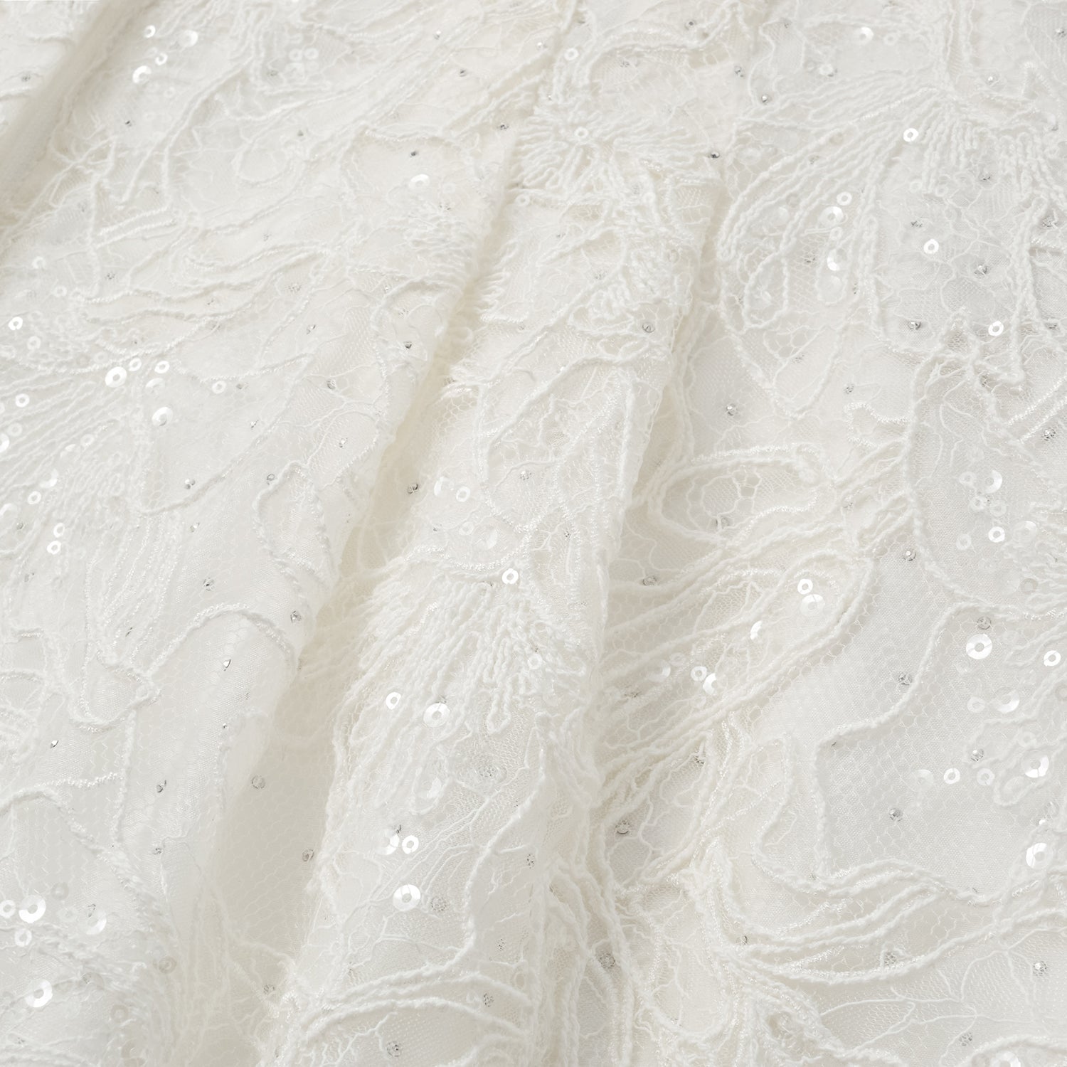 “Gallery Hours.” 棉芽藏鑽蕾絲短褲