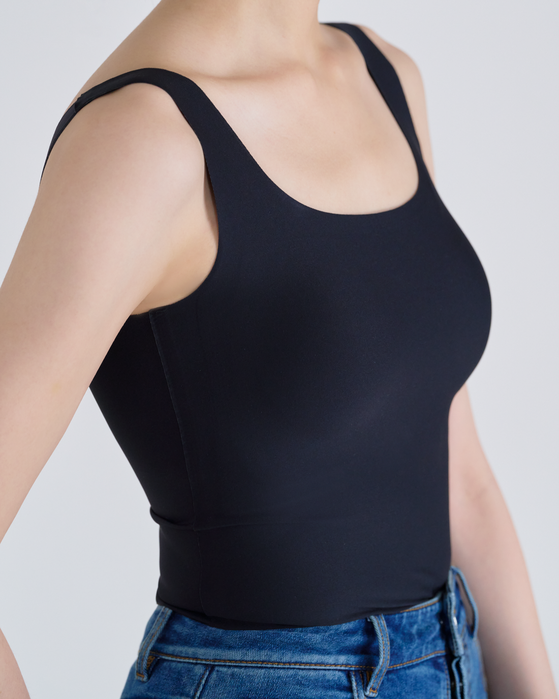 By Inch. 日本美肌科技無痕方領 Bra Top—黑色，商品展示圖 2
