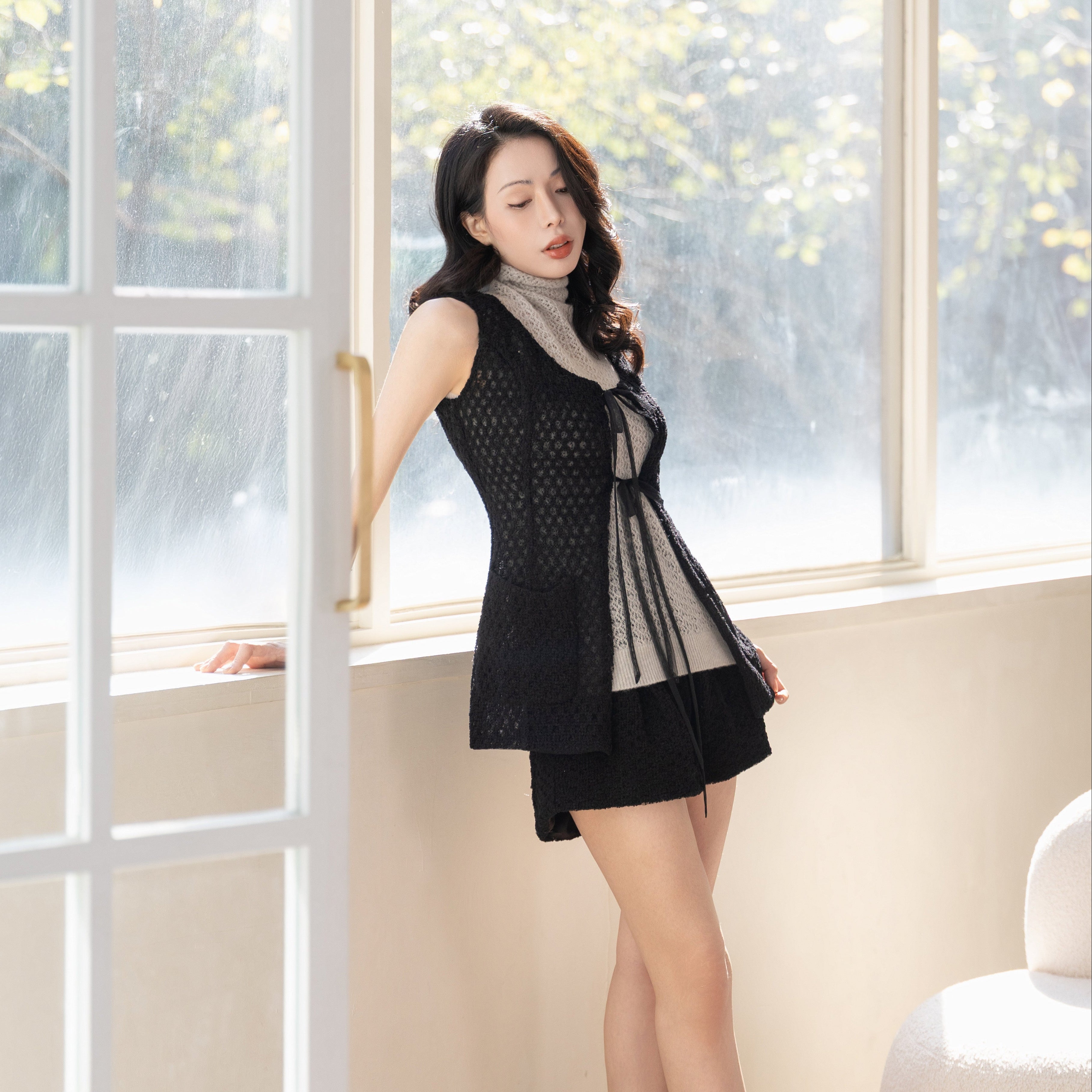 “Quiet Mastery.”法國立織絨圈點花工藝蕾絲短褲—Floral Nocturne詩花夜曲