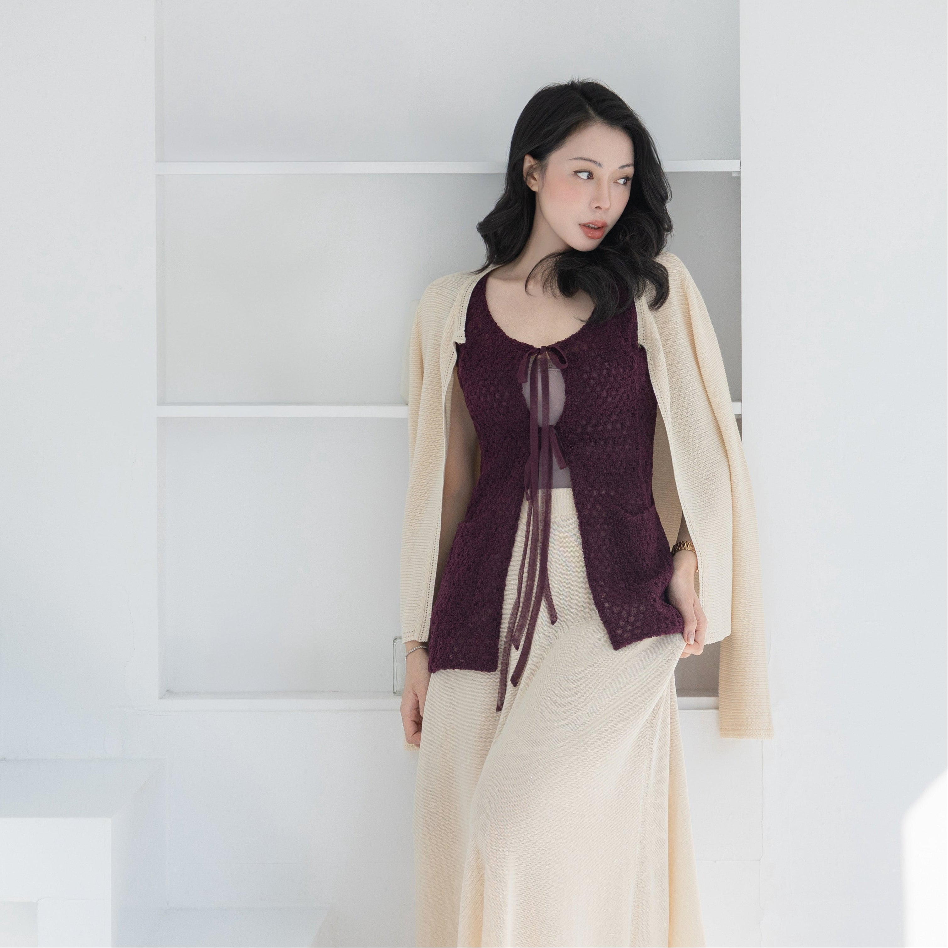 “Quiet Mastery.”法國立織絨圈點花工藝蕾絲馬甲背心—Velvet Rose夜釀薔薇