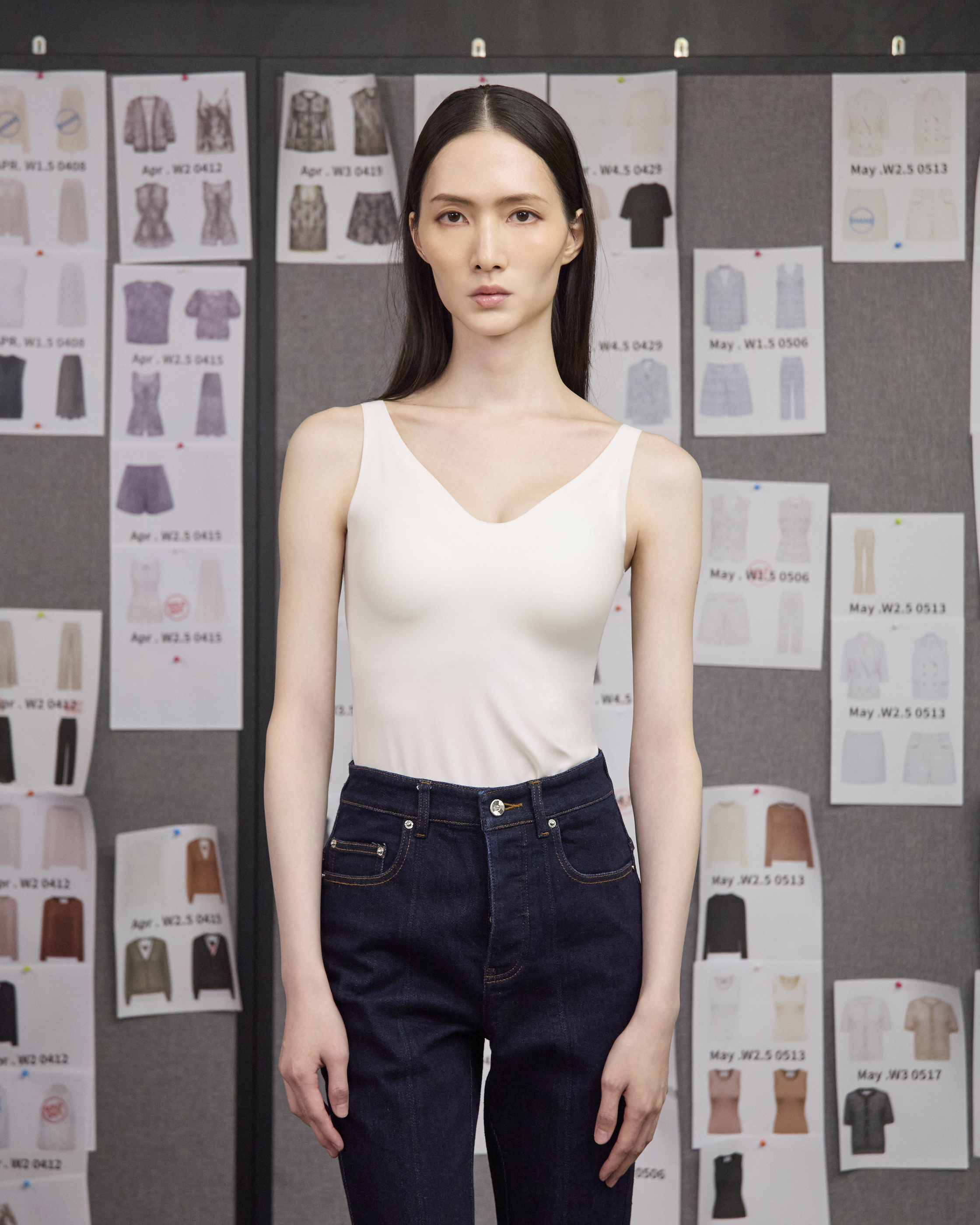 By Inch. 日本美肌科技無痕 V 領 Bra Top—白色，商品展示圖 1