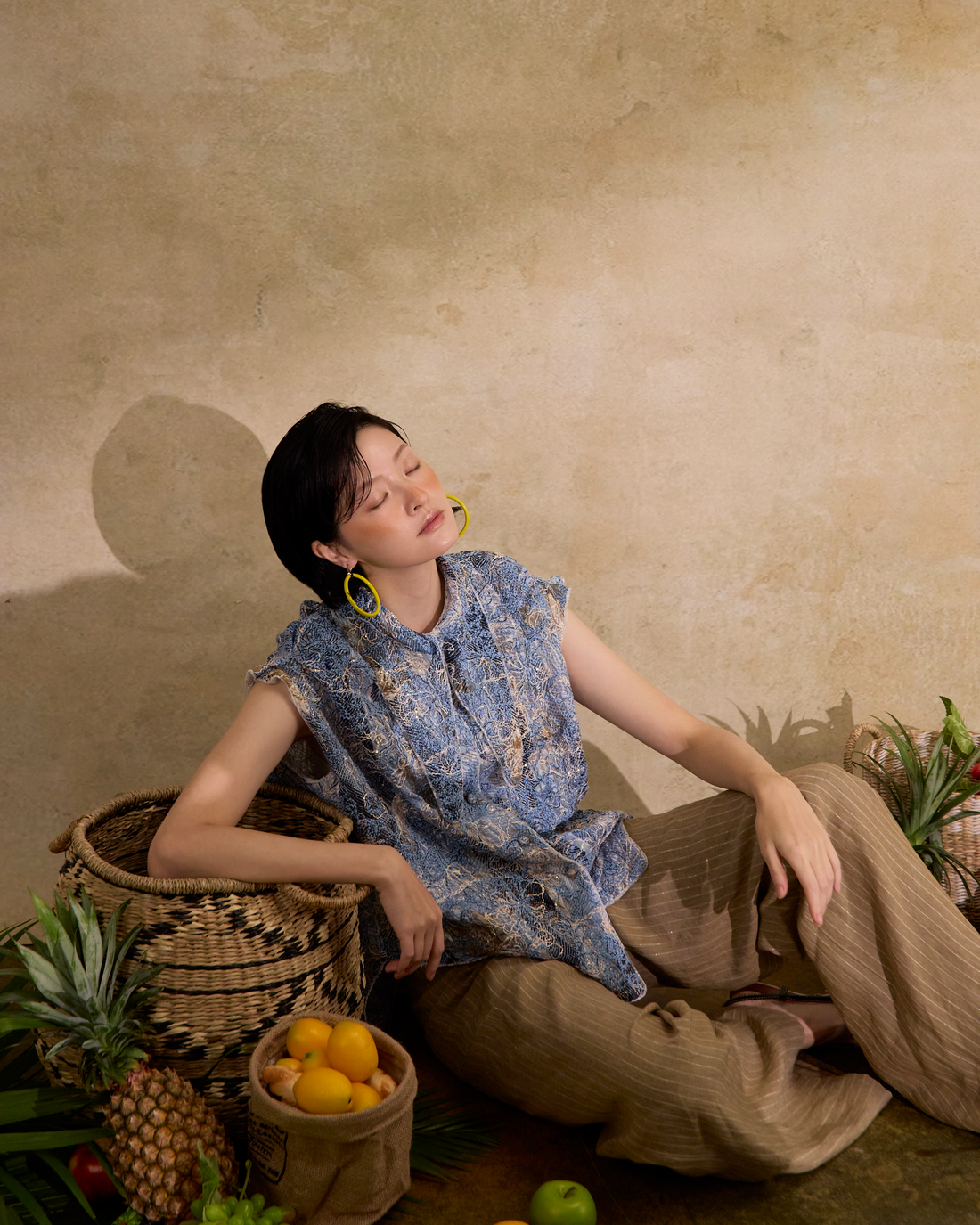 Gallery Hours Indigo Gallery 靛藍藝廊義大利花卉線繡金絲工藝闊型無袖襯衫商品圖 1
