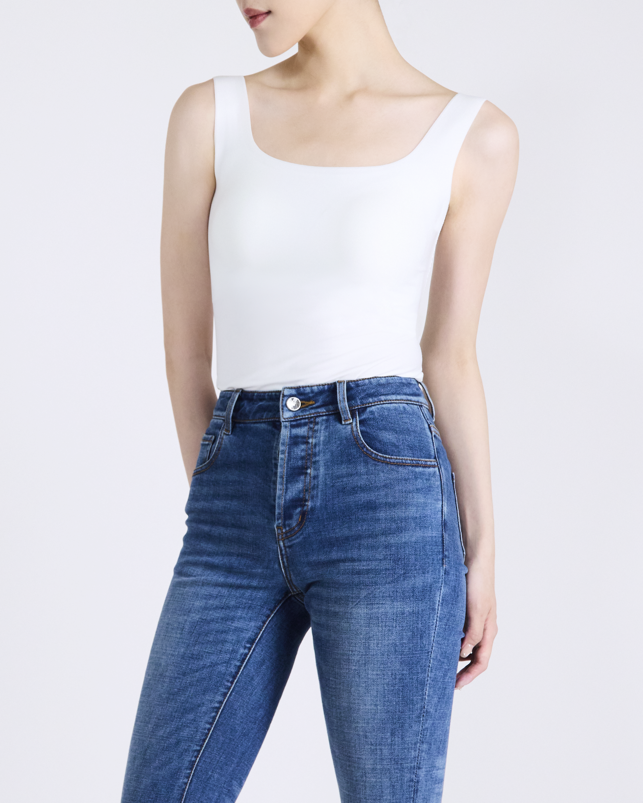 By Inch. 日本美肌科技無痕方領 Bra Top—白色，商品展示圖 1