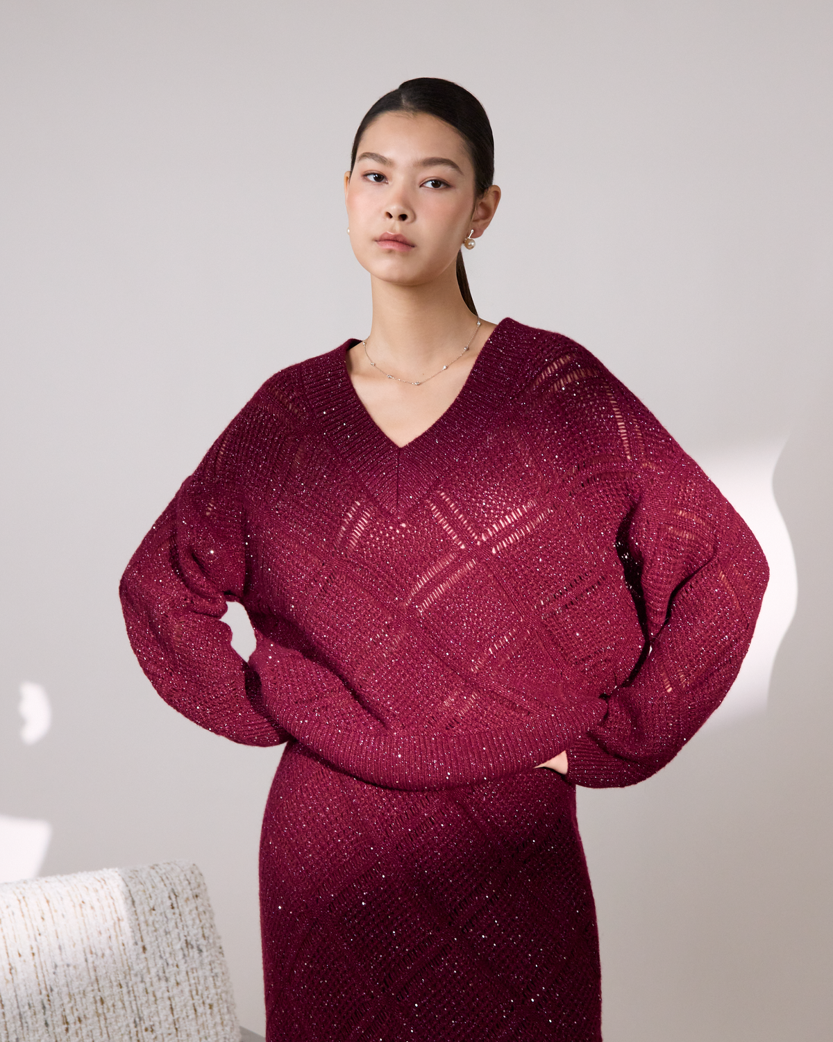“星鑽鏤織 • Garnet 石榴紅”100% Cashmere V 領針織上衣