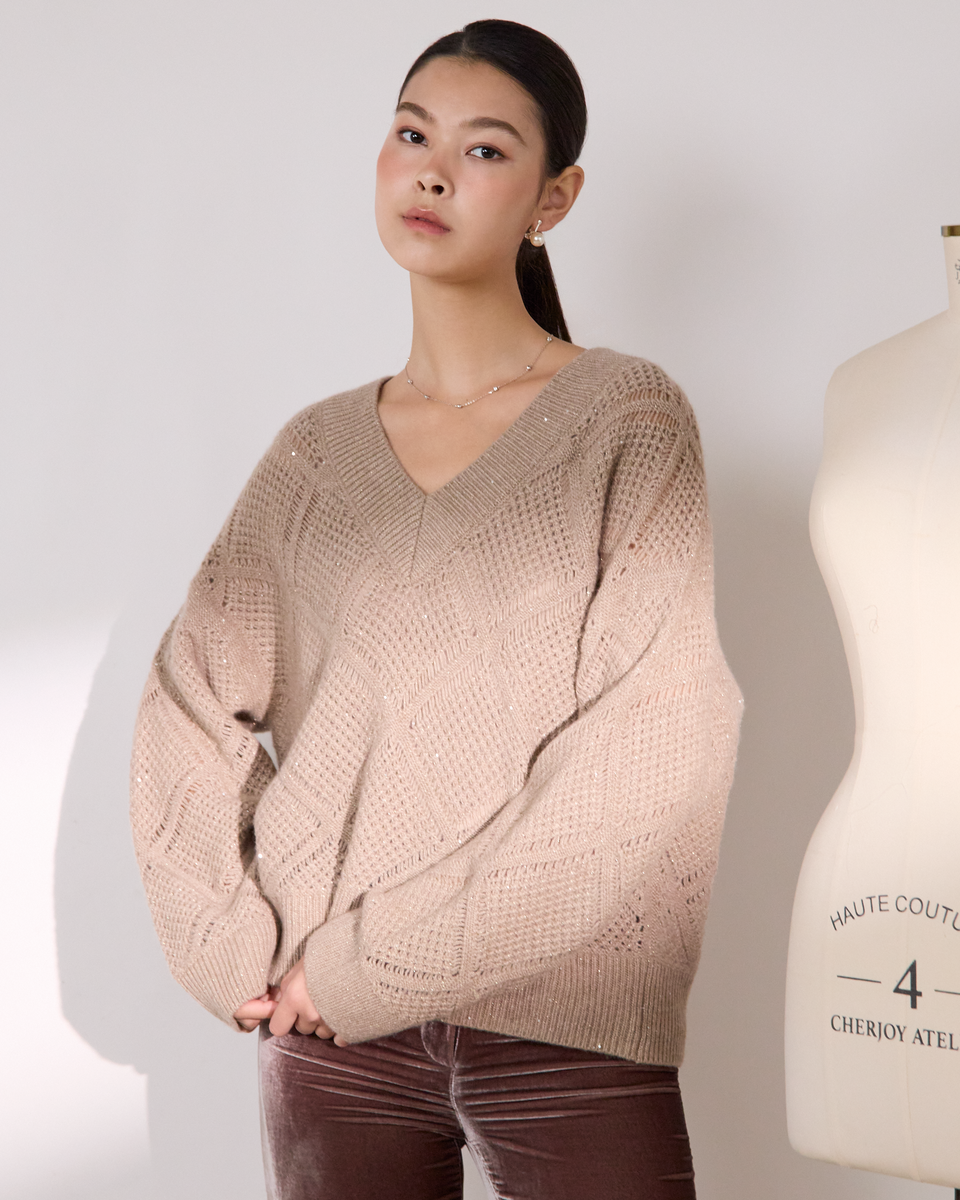 “星鑽鏤織 • Sand Beige 暖沙”100% Cashmere V 領針織上衣 1