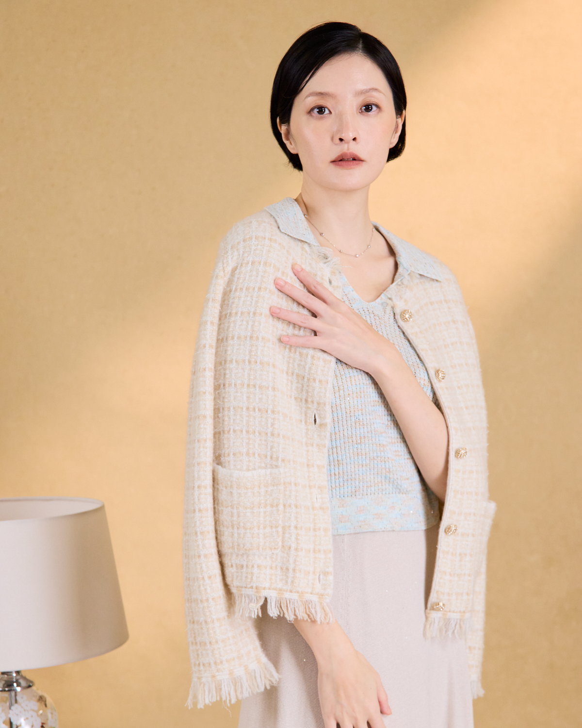 “花呢柔想 Tweed Reverie • 沙金微暈 Sable Lumière” 真絲 Cashmere 格織肌理流蘇針織外套 1
