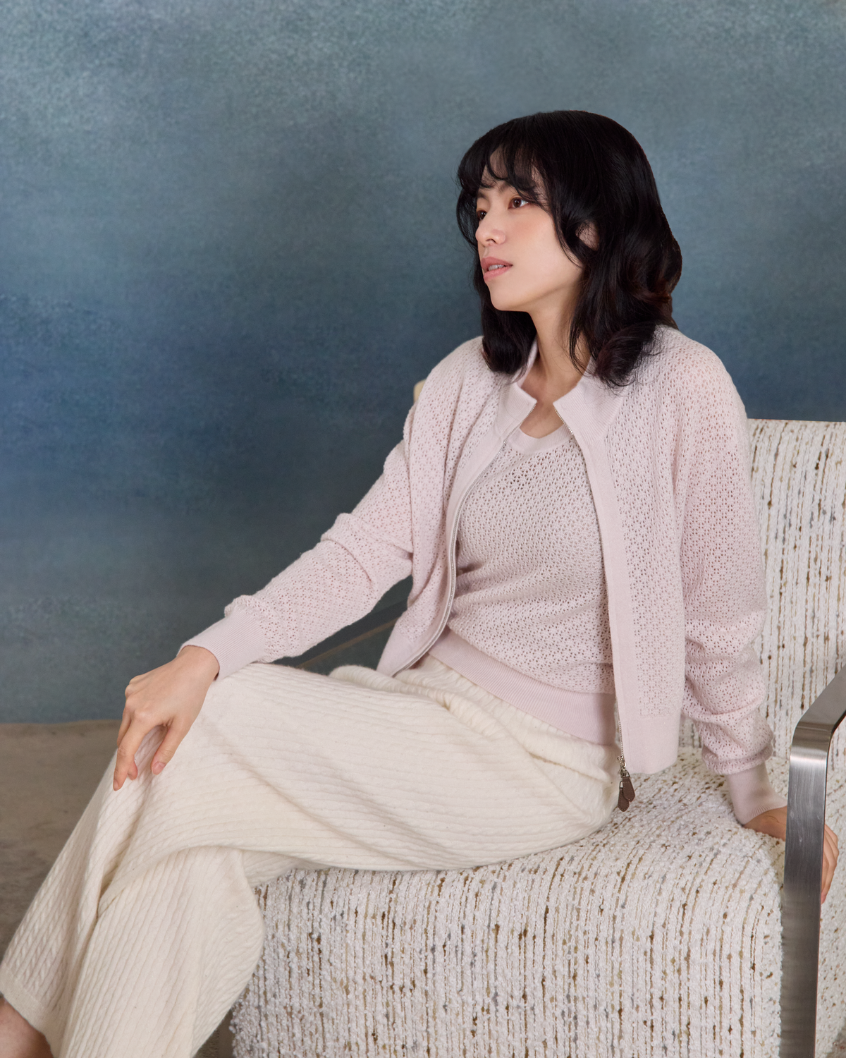 “柔光之間 In a Softer Light • 柔粉 Soft Pink” Cashmere 浮燦點織花眼工藝針織外套
