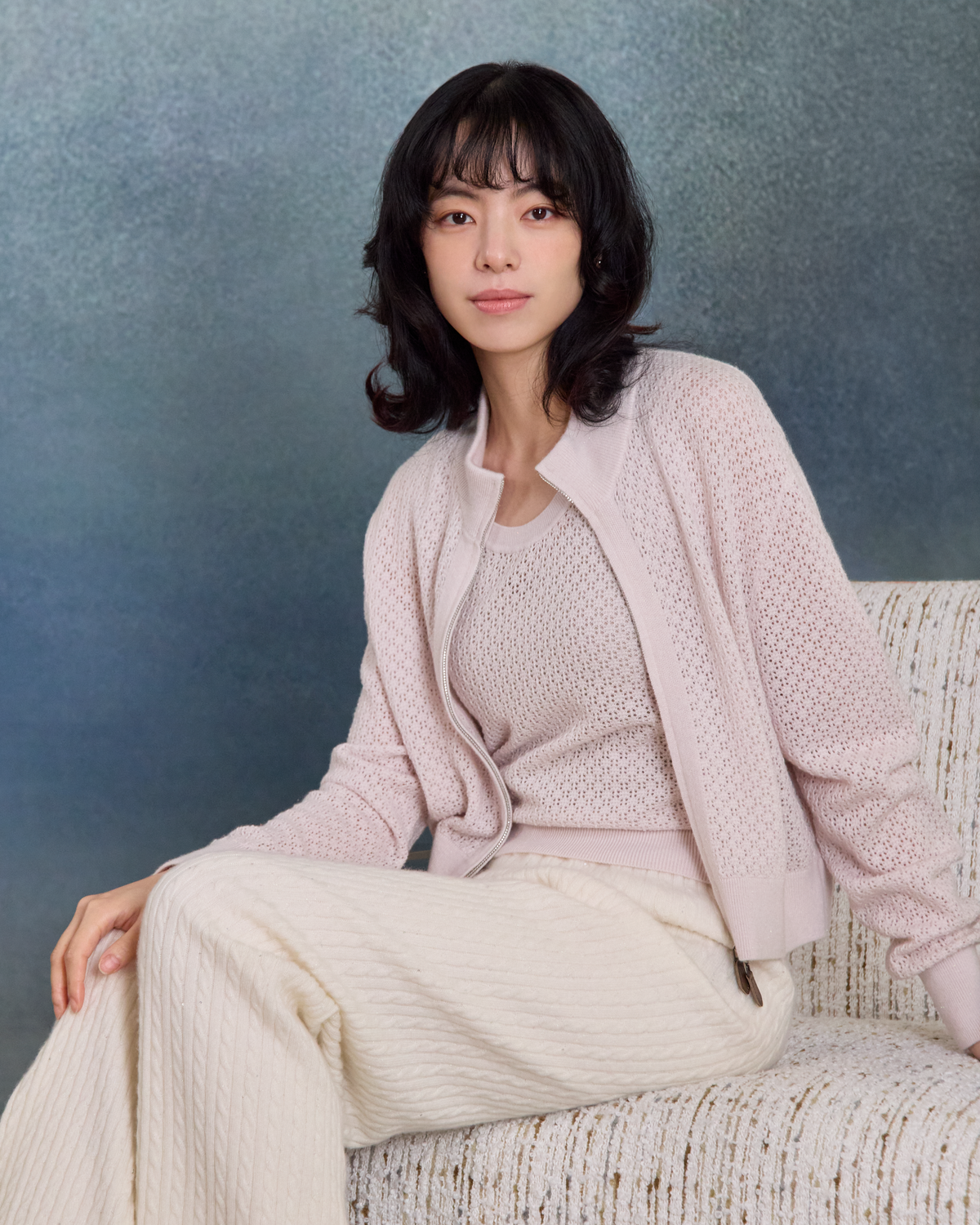 “柔光之間 In a Softer Light • 柔粉 Soft Pink” Cashmere 浮燦點織花眼工藝針織外套