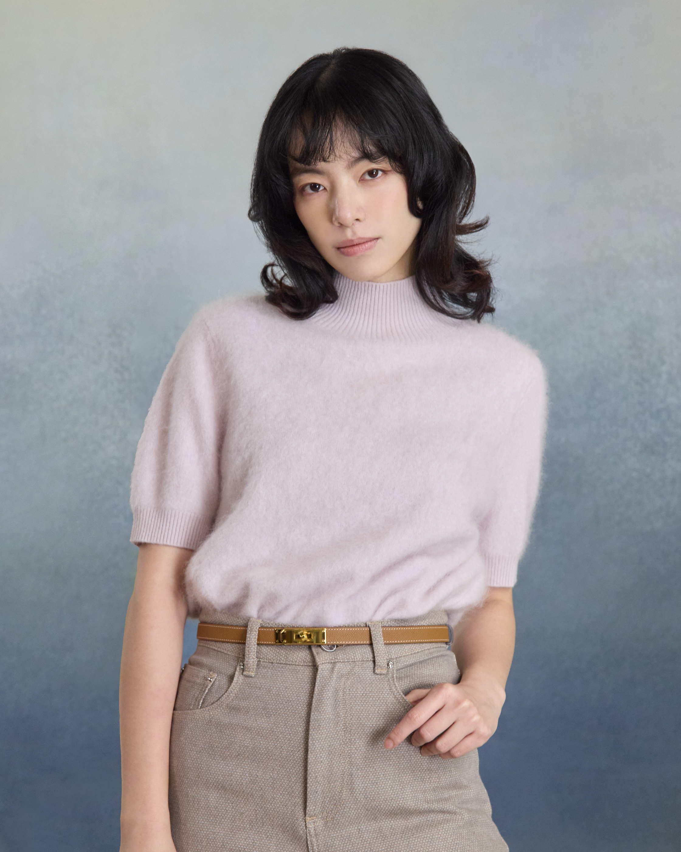 “一襲柔光 A Soft Halo • 柔霧薰紫 Soft Lavender” 100% Cashmere 極細絨柔梳纖工藝立領五分袖上衣