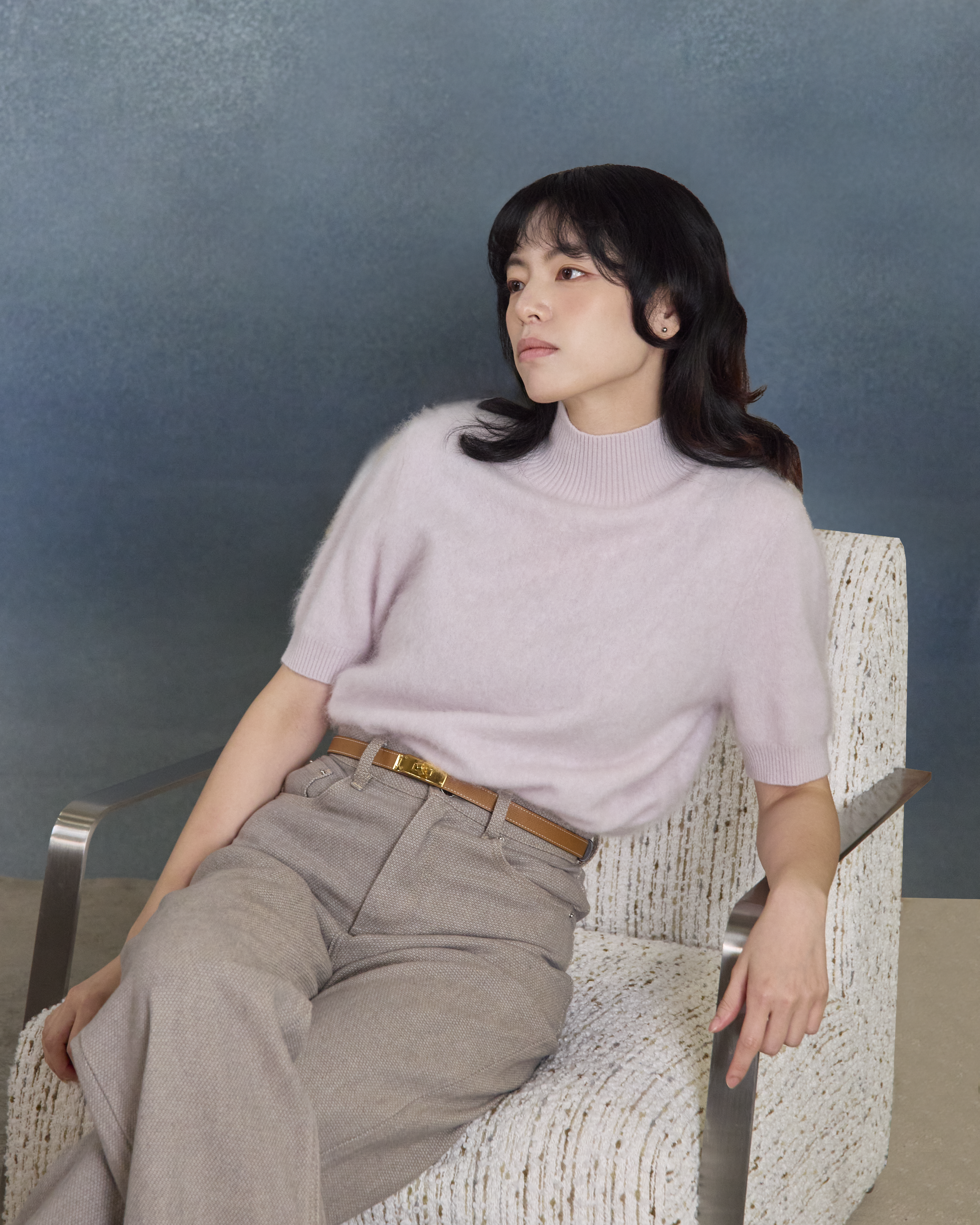 “一襲柔光 A Soft Halo • 柔霧薰紫 Soft Lavender” 100% Cashmere 極細絨柔梳纖工藝立領五分袖上衣