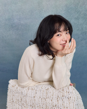 “盛裝慢行 Elegance at Ease • 象牙白 Ivory” 100% Cashmere 手工珠繡圓領針織墊肩上衣