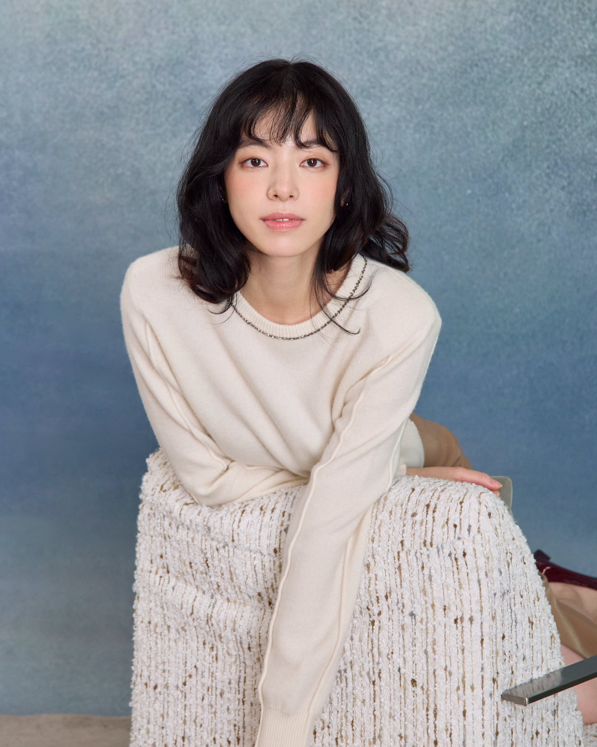 “盛裝慢行 Elegance at Ease • 象牙白 Ivory” 100% Cashmere 手工珠繡圓領針織墊肩上衣