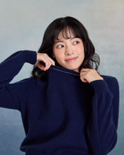 “盛裝慢行 Elegance at Ease • 午夜藍 Midnight Blue” 100% Cashmere 手工珠繡圓領針織墊肩上衣