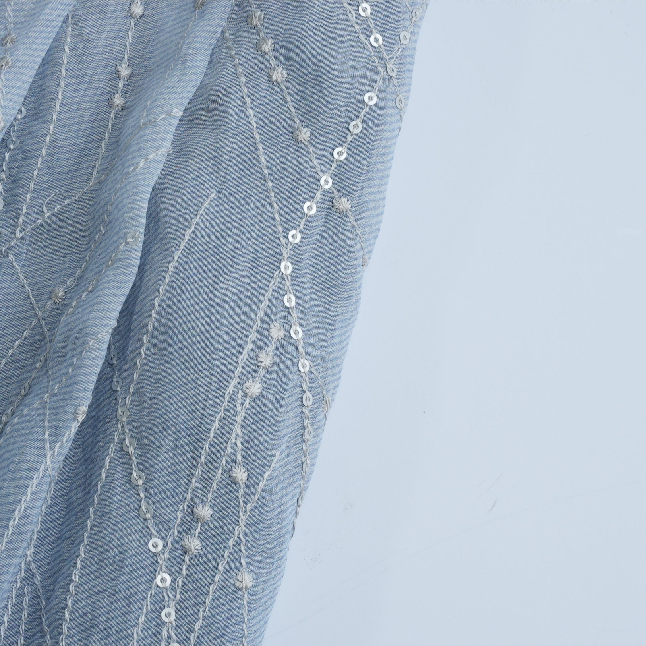 “Chelsea Citywalk”義大利漸層線繡工藝立體剪裁寬褲—Denim Haze 丹寧晨霧
