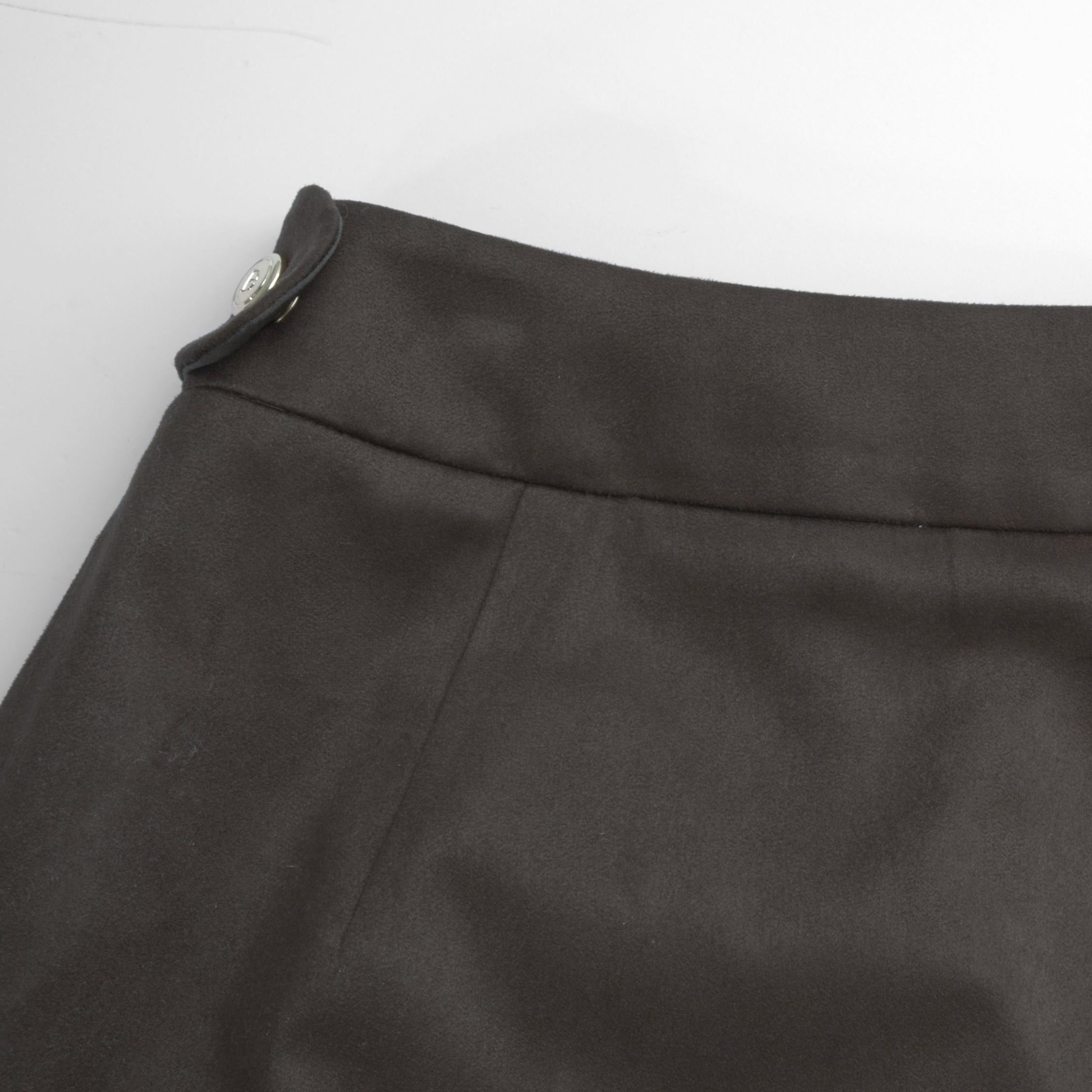 “Chelsea Citywalk”日本環保科技麂皮短裙——Chestnut Glow 胡桃暖光