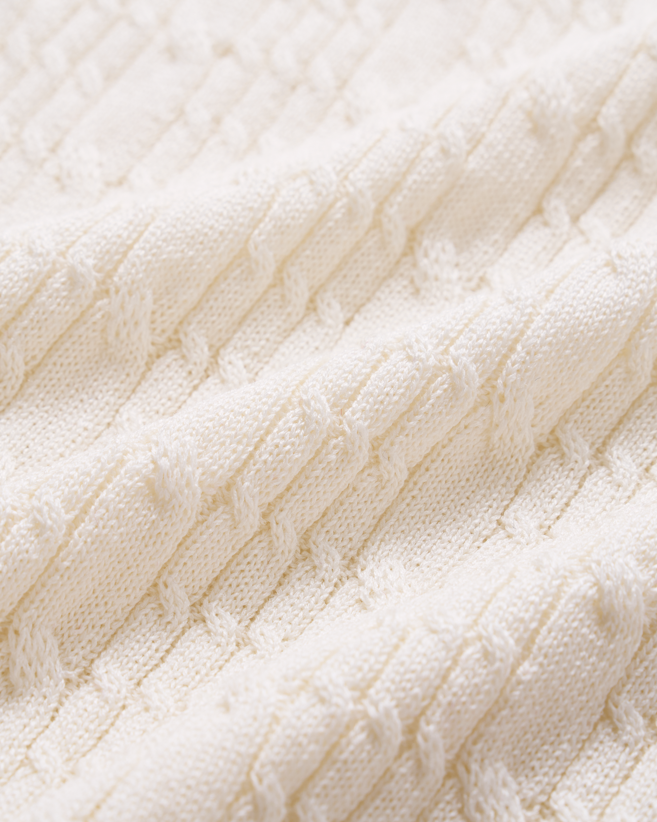 “Pure & Soft”100% 真絲立體麻花薄織上衣 (Yarn by Loro Piana)—White Tea晨光白茶