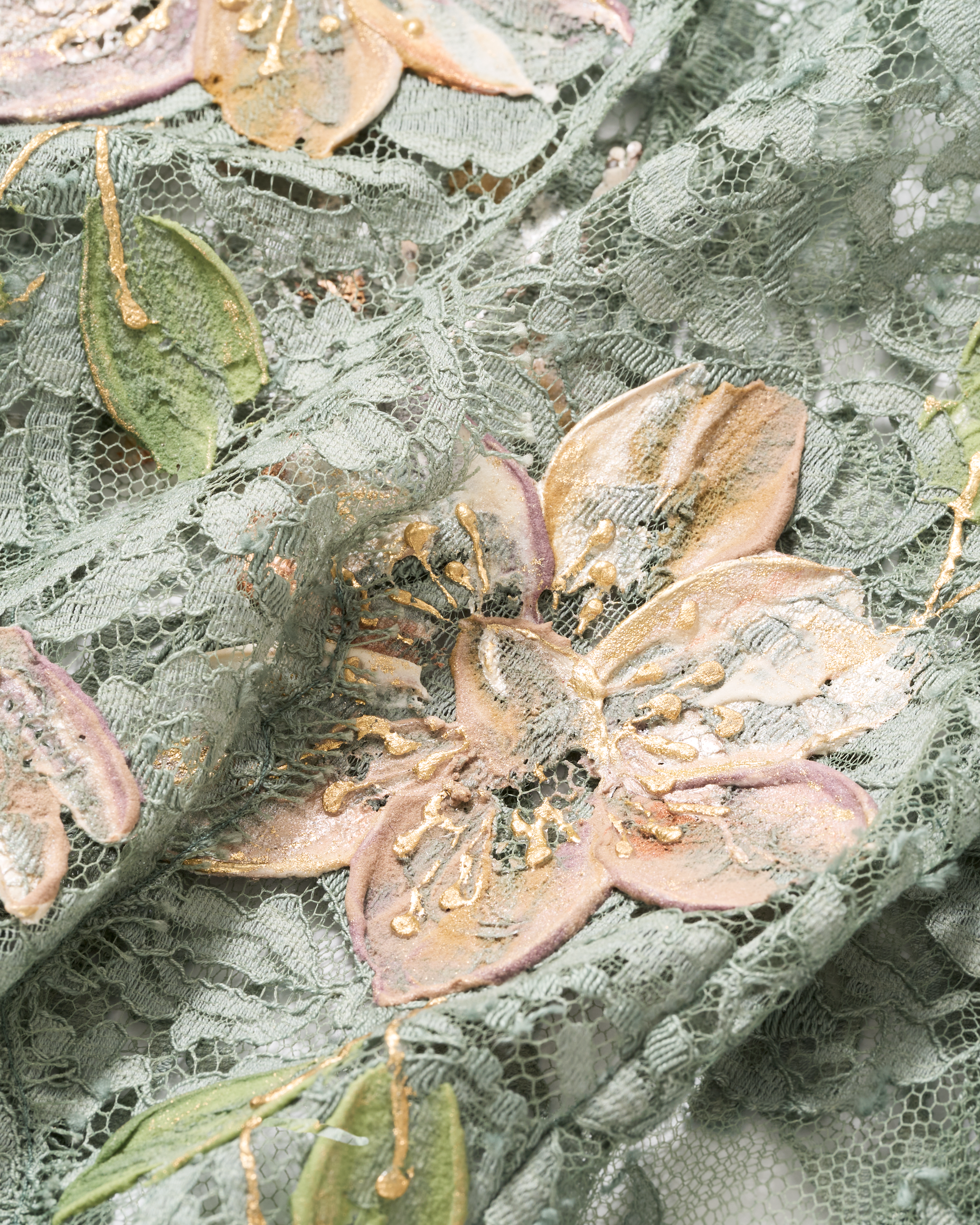 “Quiet Mastery”法國高級訂製手繪工藝魚骨蕾絲背心—Sage Mist 鼠尾薄霧