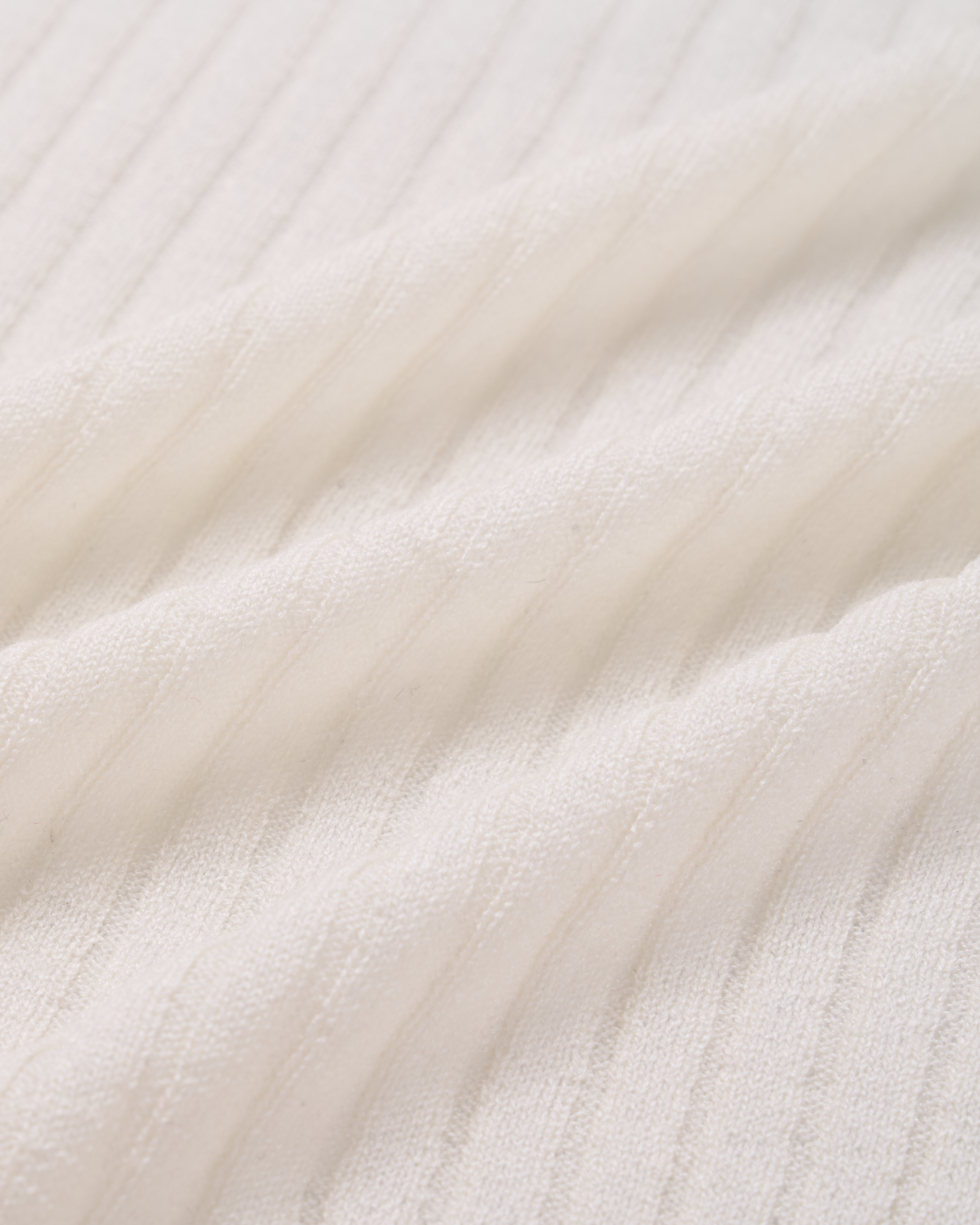 “Pure & Soft”100% 真絲細羅紋薄織修身上衣 (Yarn by Loro Piana)—White Tea晨光白茶